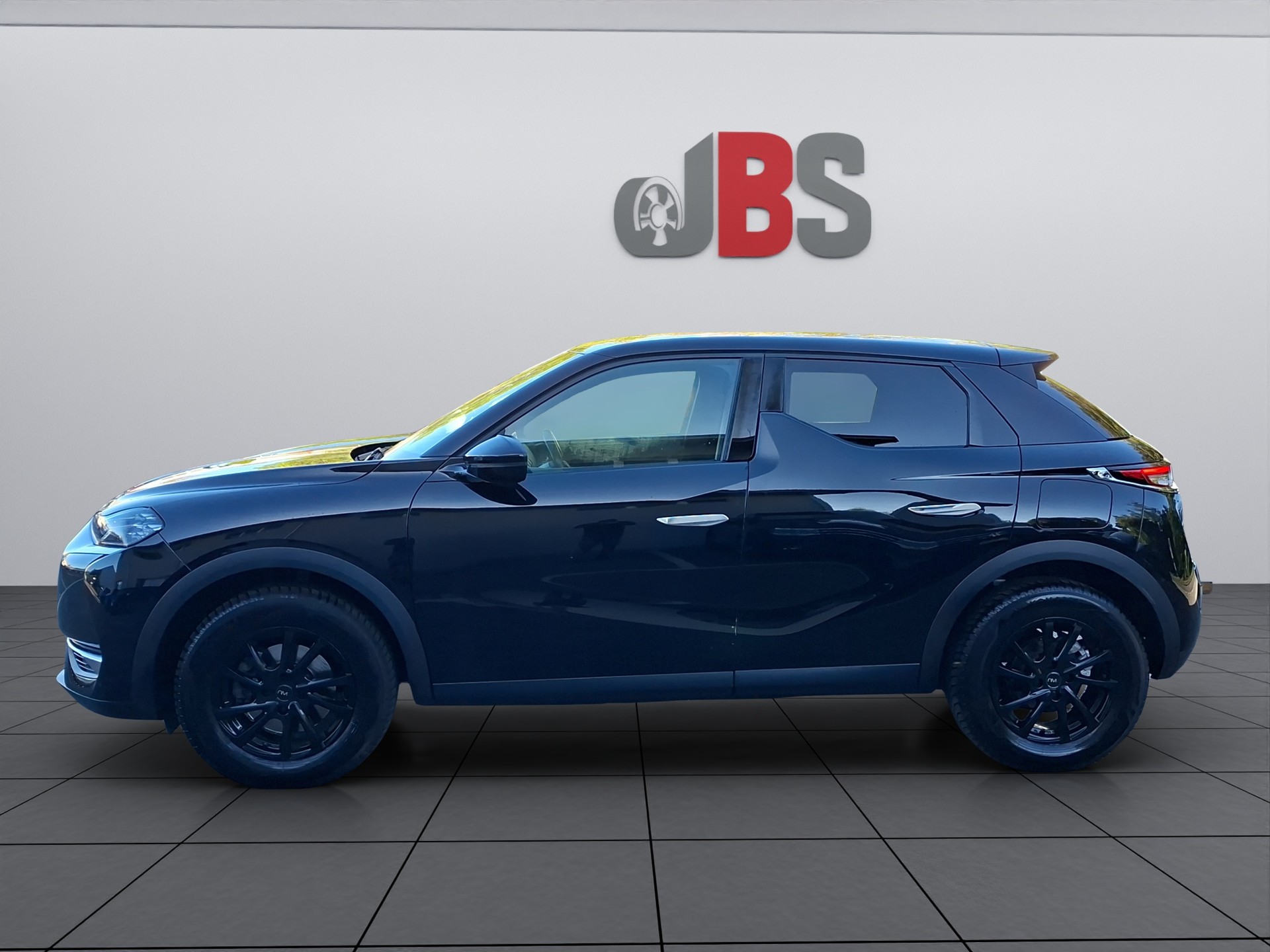 DS AUTOMOBILES DS 3 Crossback 1.2 PureTech SO Chic EAT8-showroom-element-1