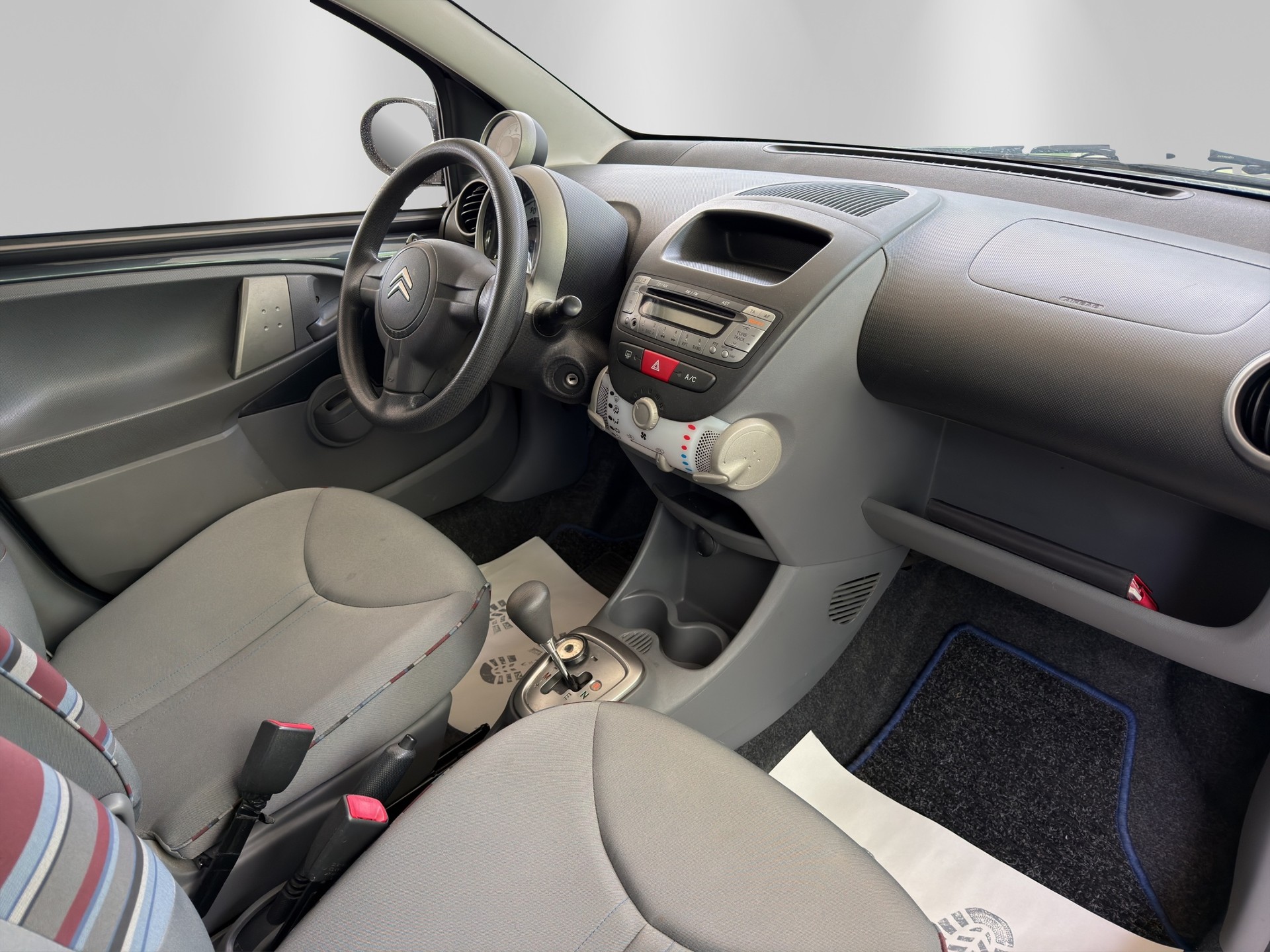 CITROEN C1 1.0i Chic (SX) SensoDrive-image-10