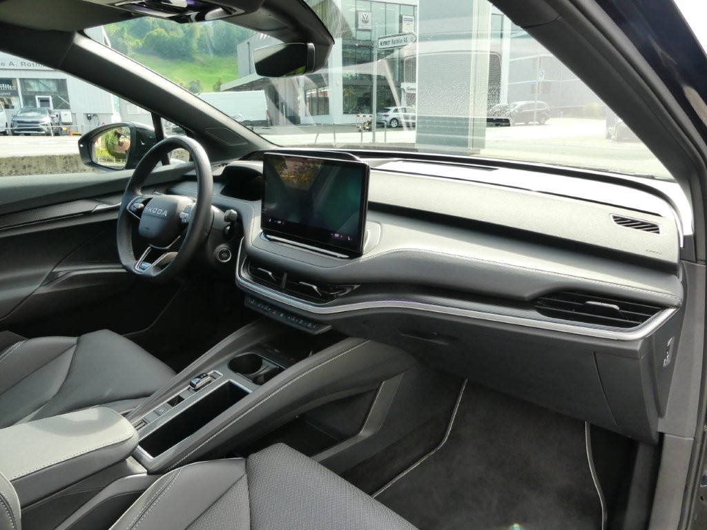SKODA Enyaq 4x4 RS-image-8