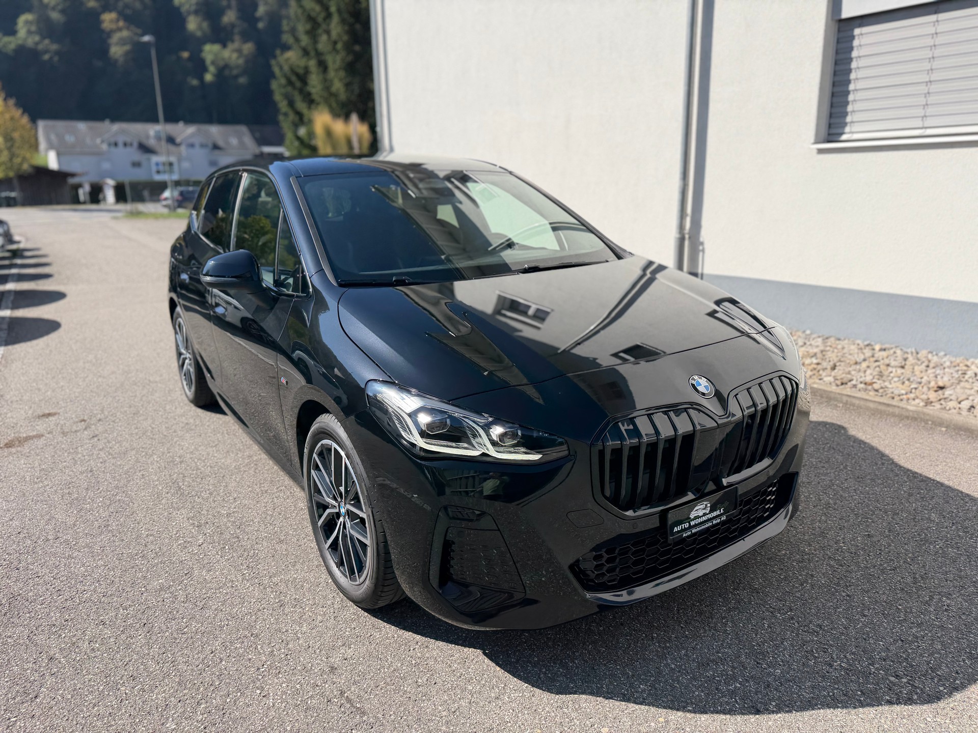 BMW 218d Active Tourer M Sport DKG-showroom-element-1