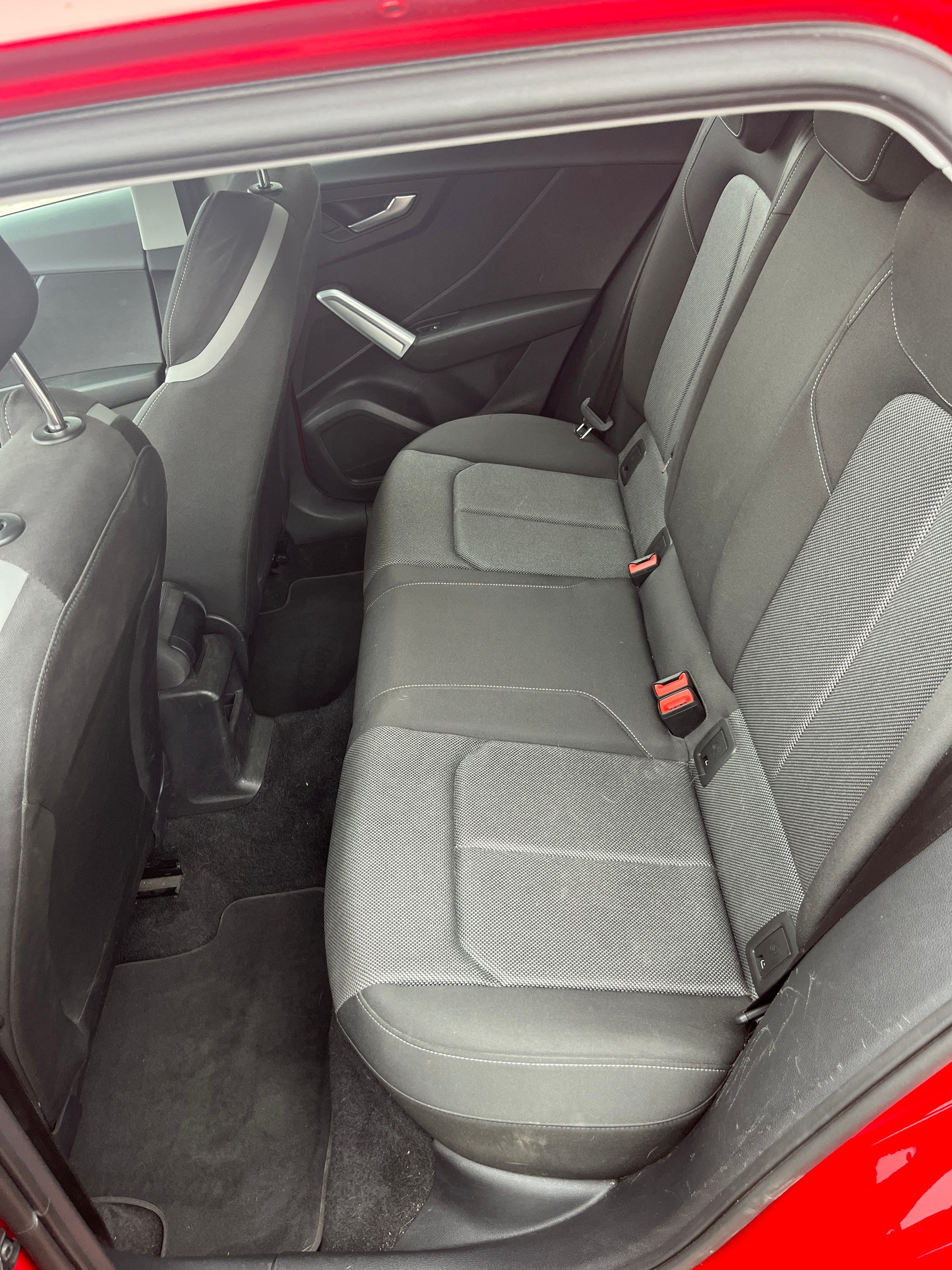 AUDI 1.6 30 TDI Design S-Tronic-image-10