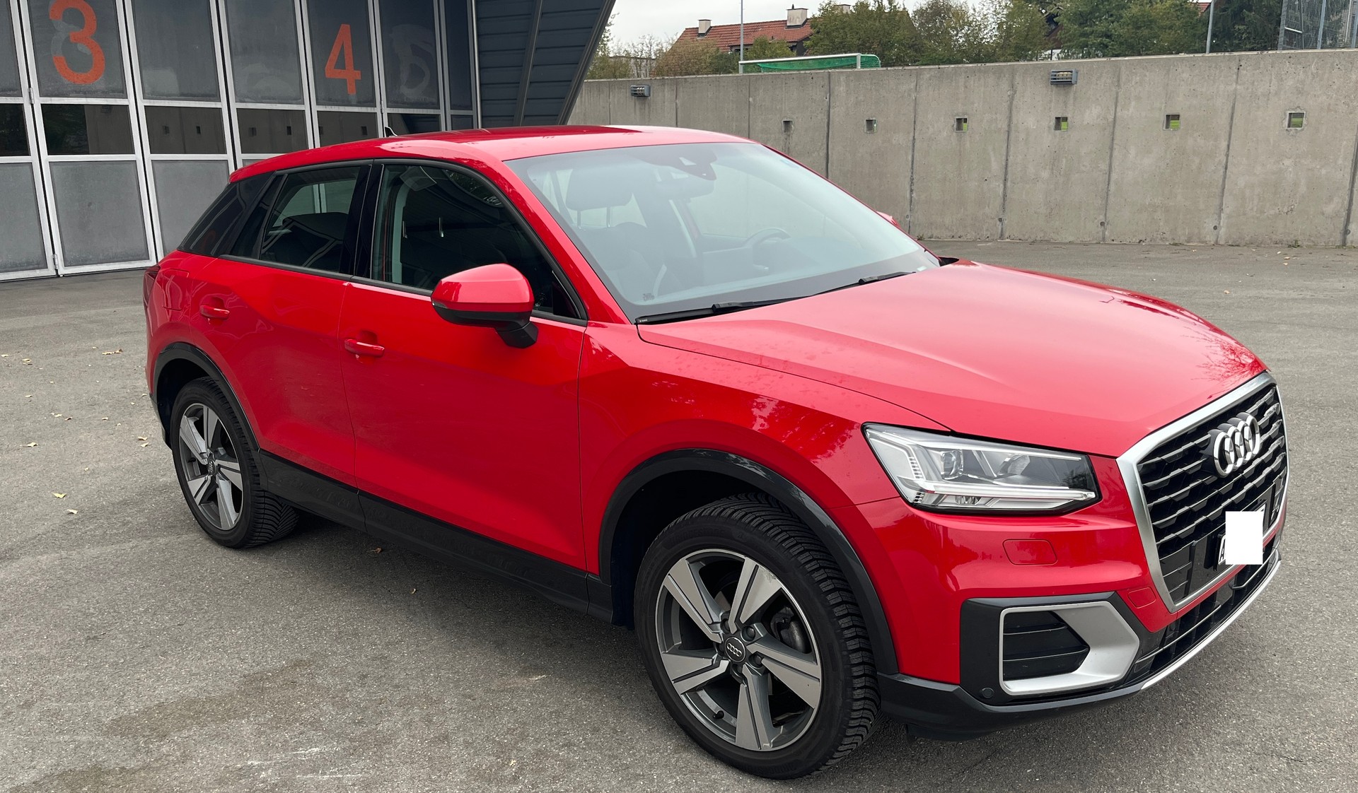 AUDI 1.6 30 TDI Design S-Tronic-image-2