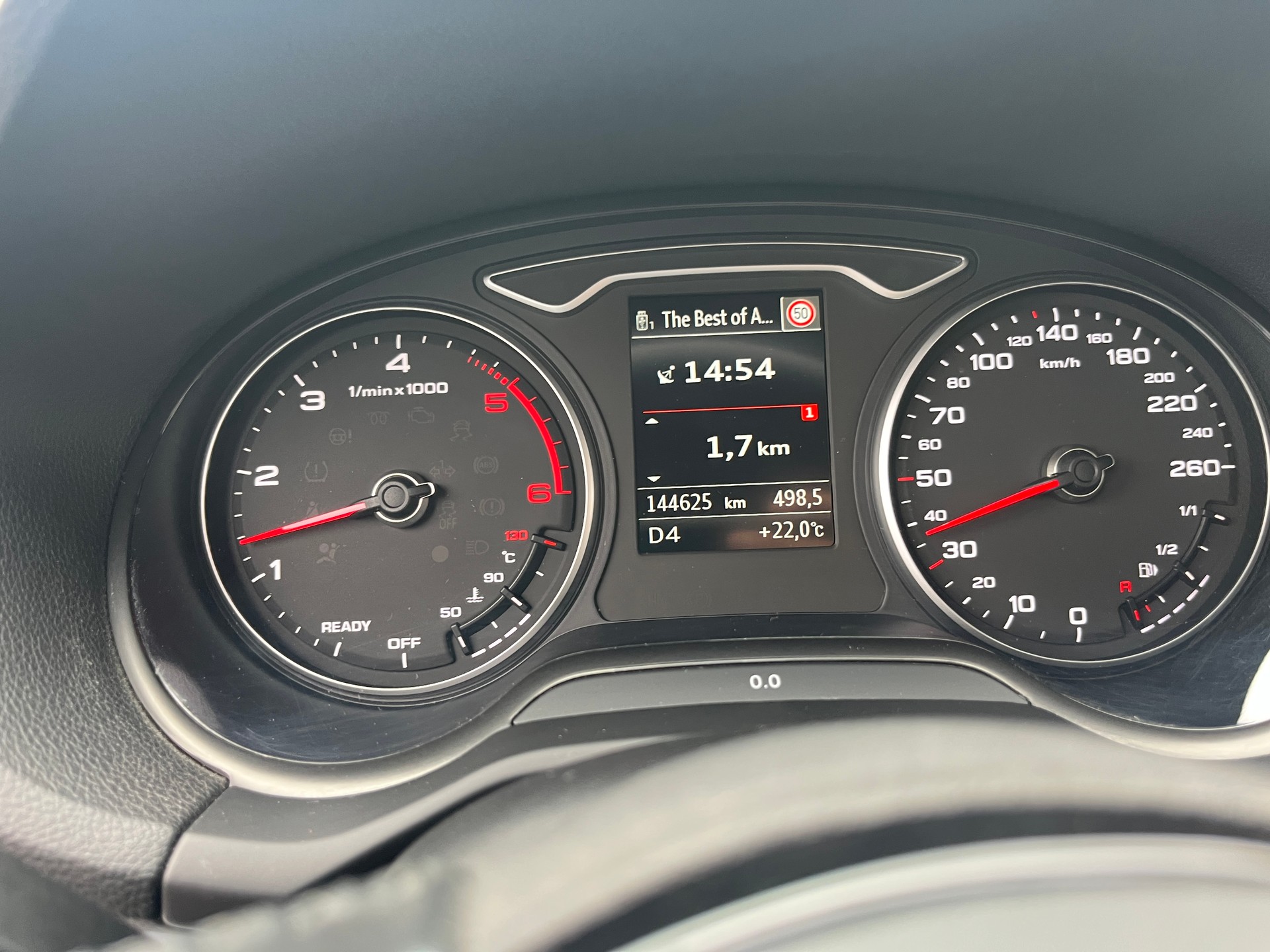 AUDI 1.6 30 TDI Design S-Tronic-image-7