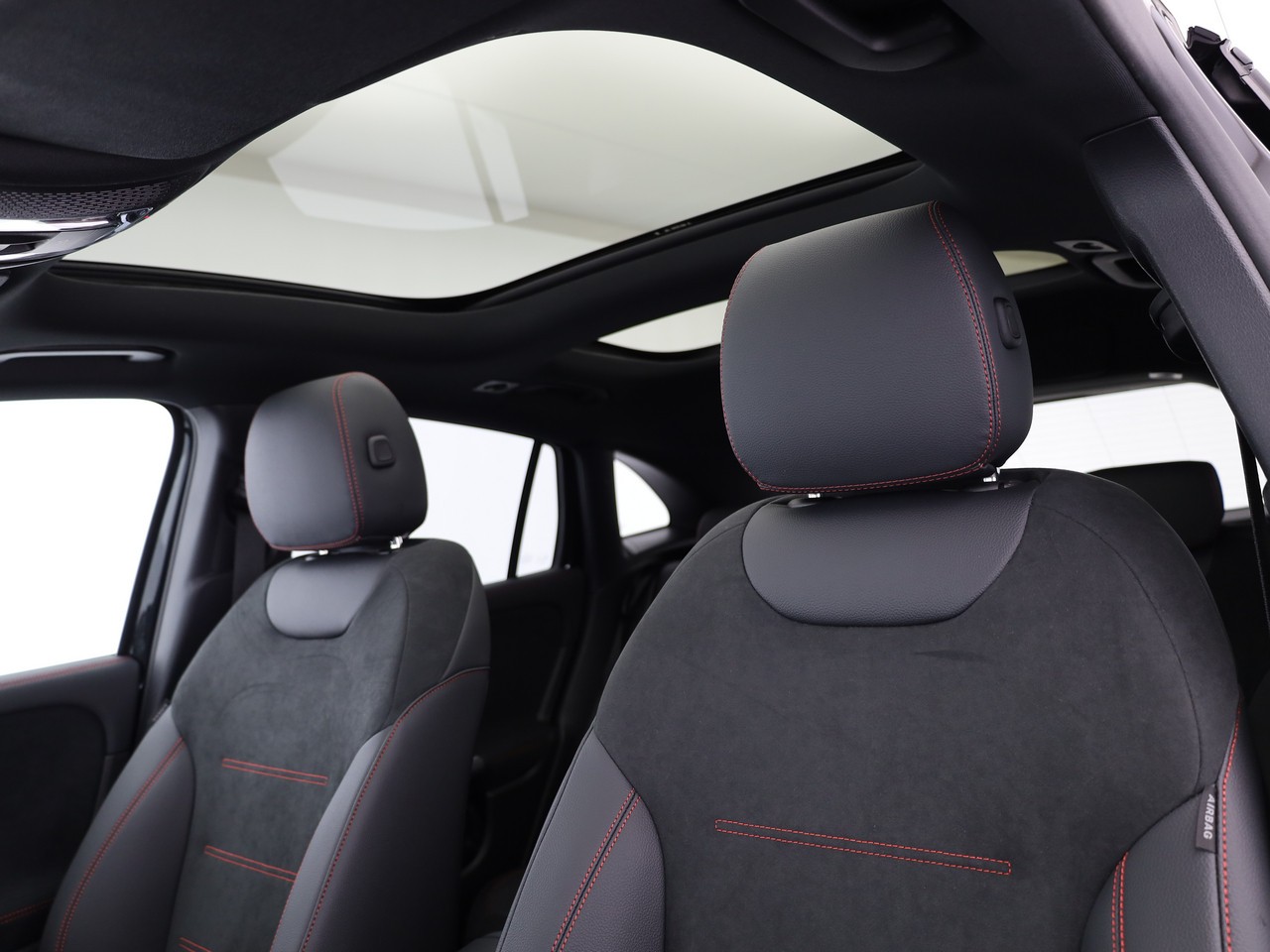 MERCEDES-BENZ GLA 250 4Matic 8G-DCT-image-6