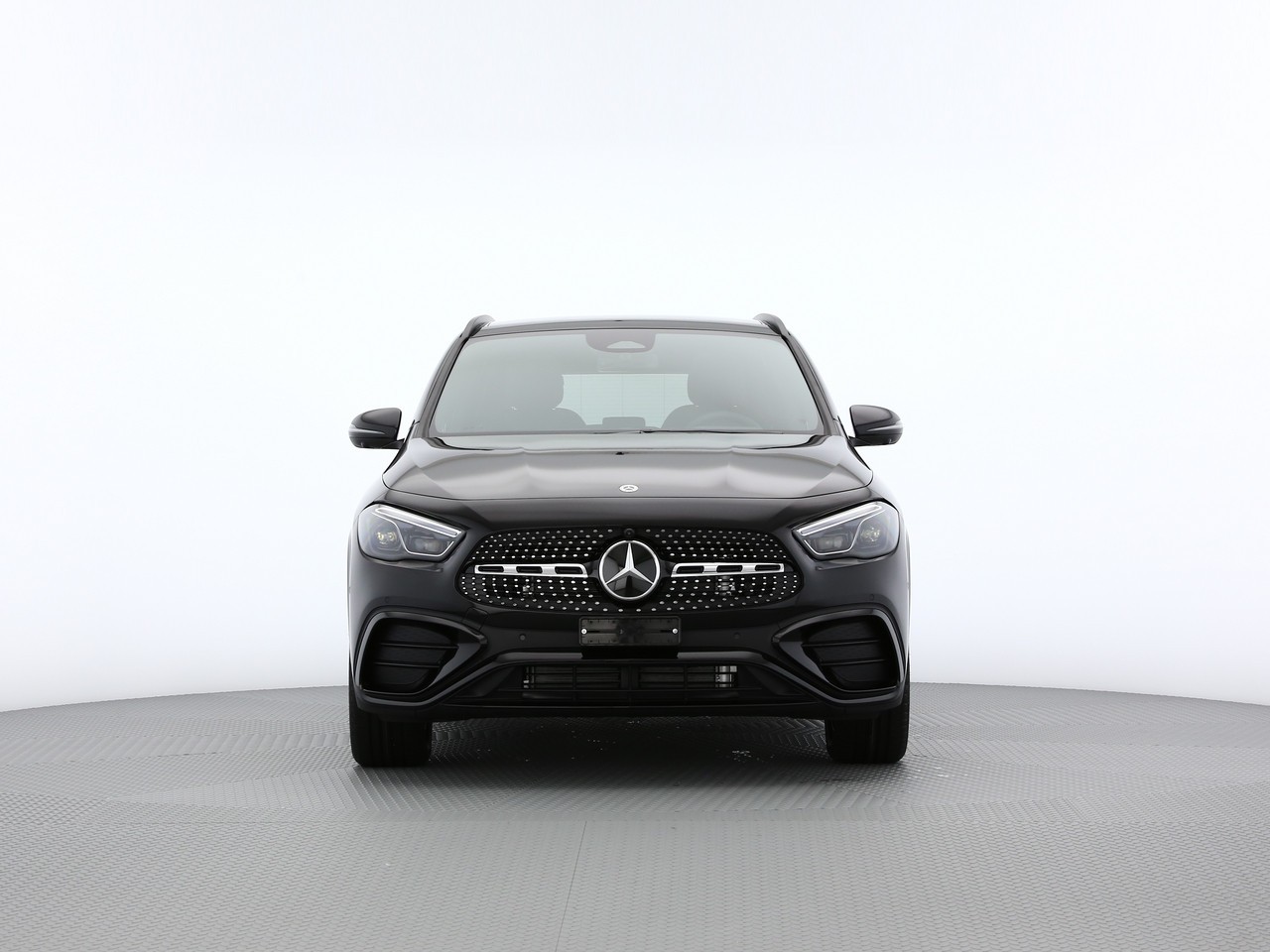 MERCEDES-BENZ GLA 250 4Matic 8G-DCT-showroom-element-1