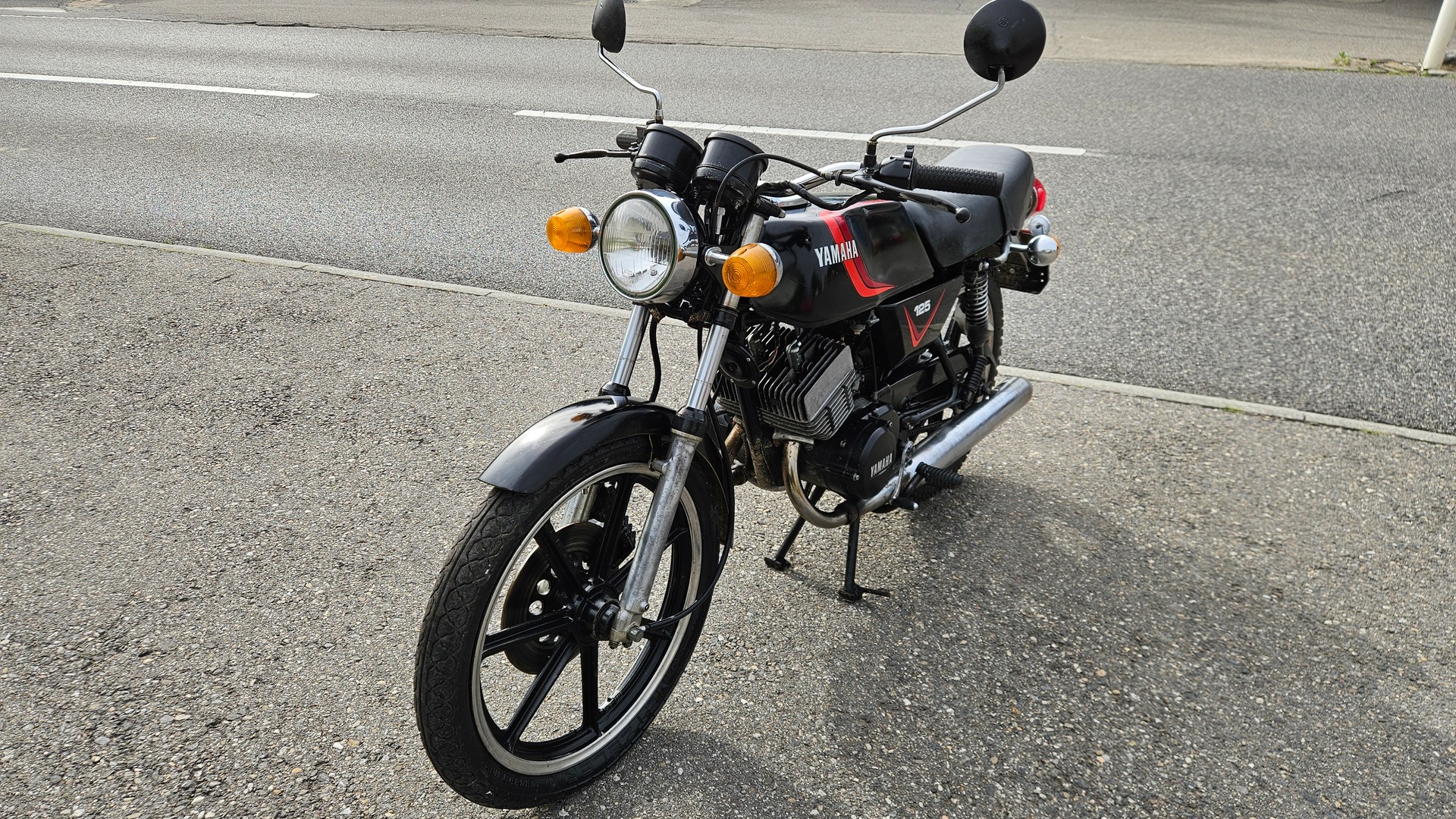 YAMAHA RD 125 DX-image-2