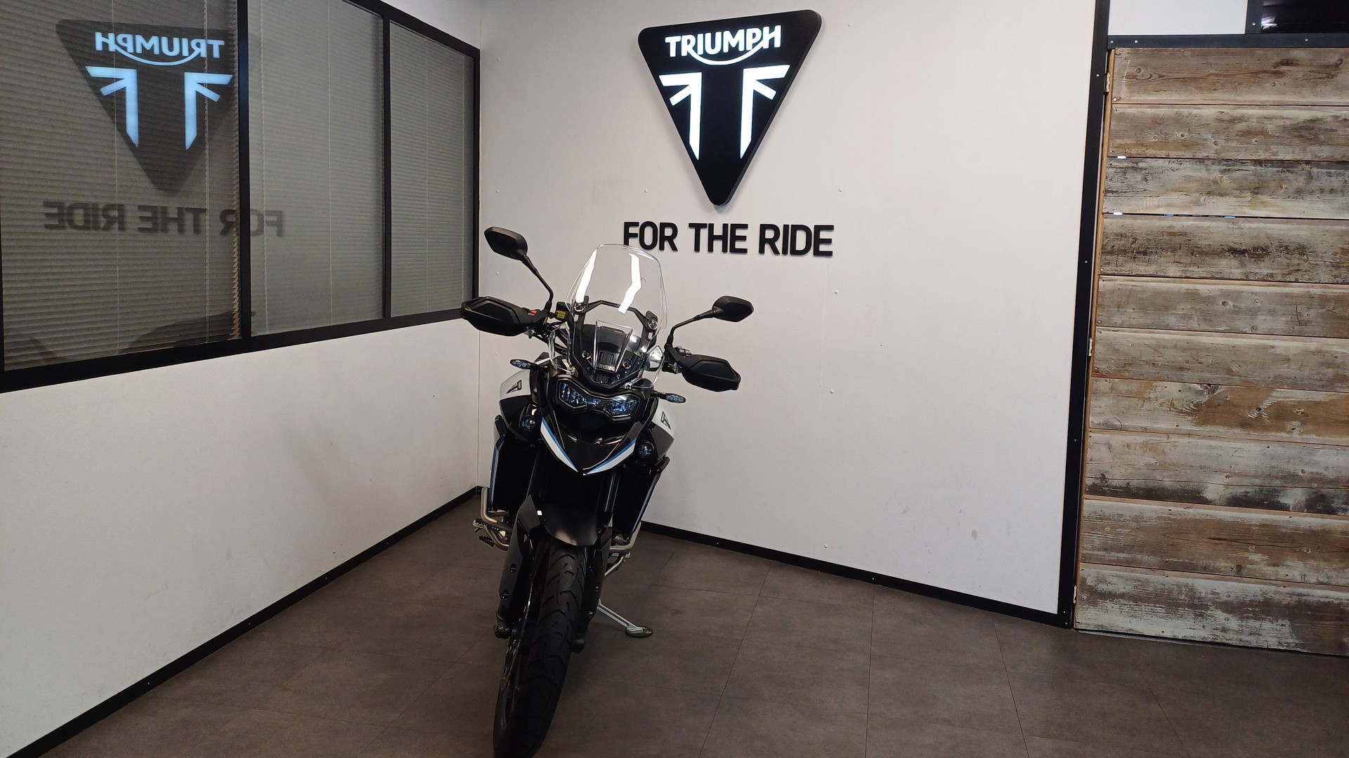 TRIUMPH Triumph Tiger 900 Alpine Edition "Valise latérales offerte"-image-6