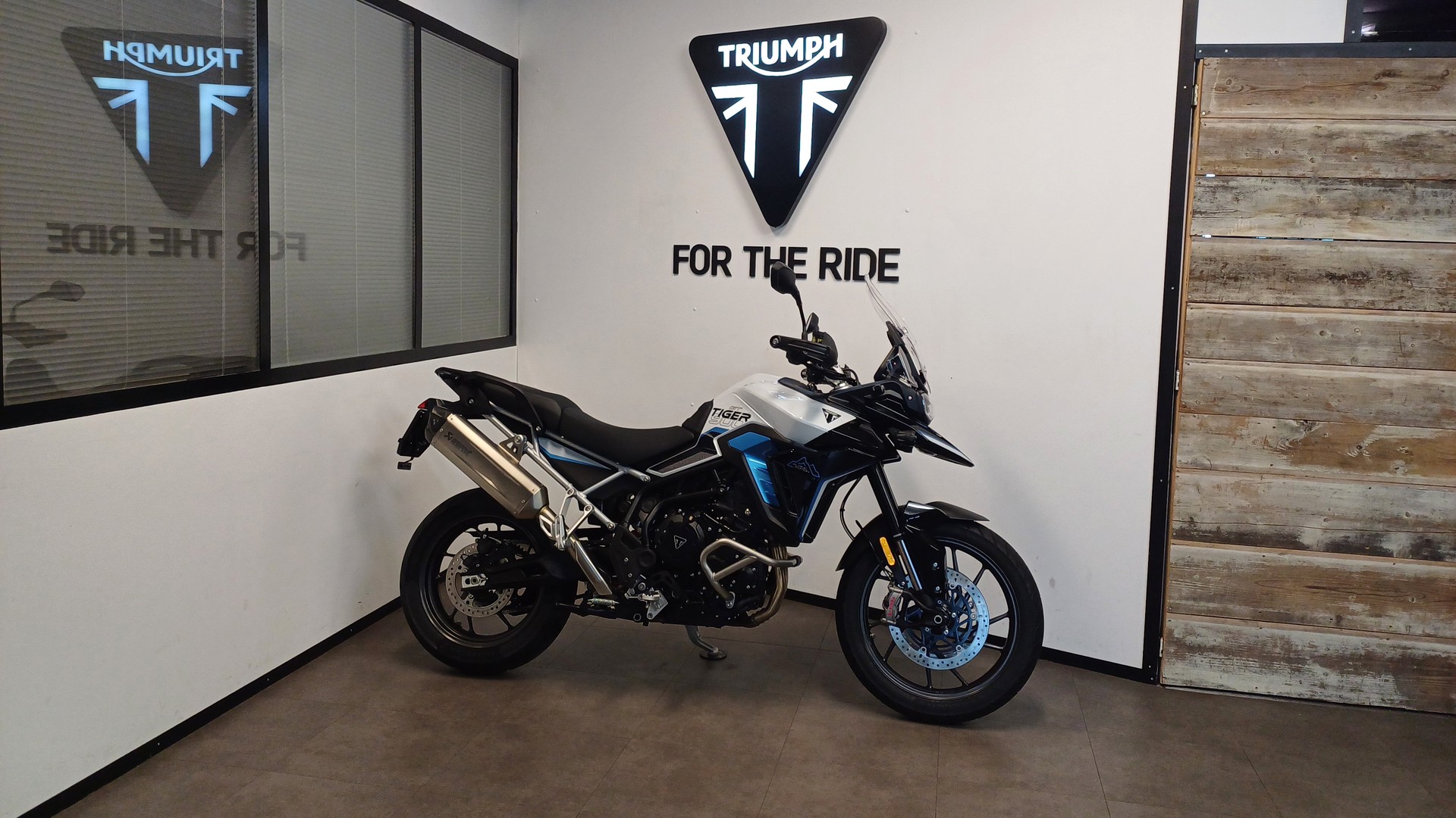 TRIUMPH Triumph Tiger 900 Alpine Edition "Valise latérales offerte"-image-1