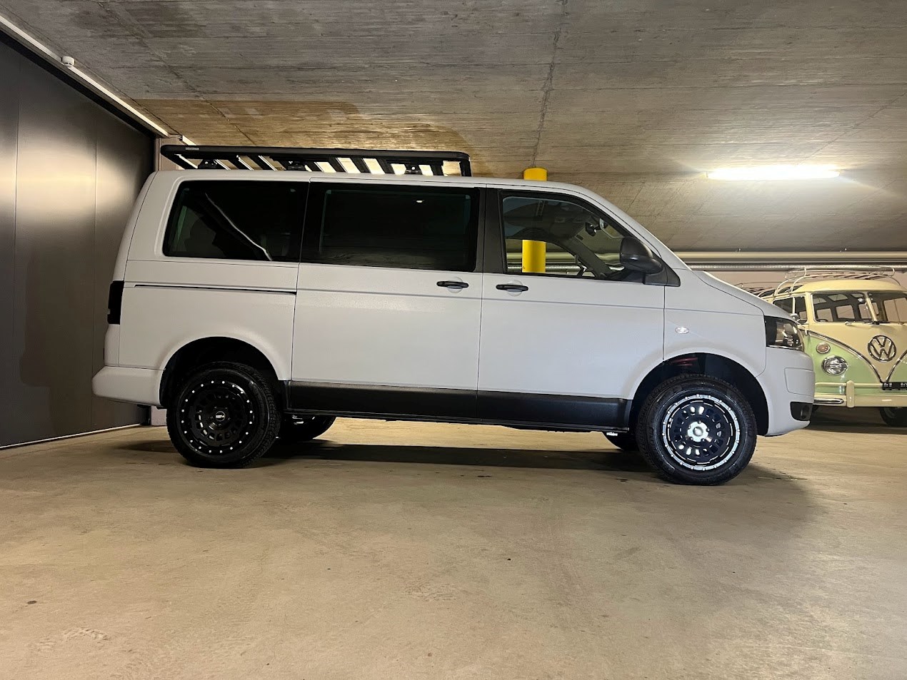 VW T5 Multivan 2.0 Bi-TDI CR Gravus 4Motion-image-3