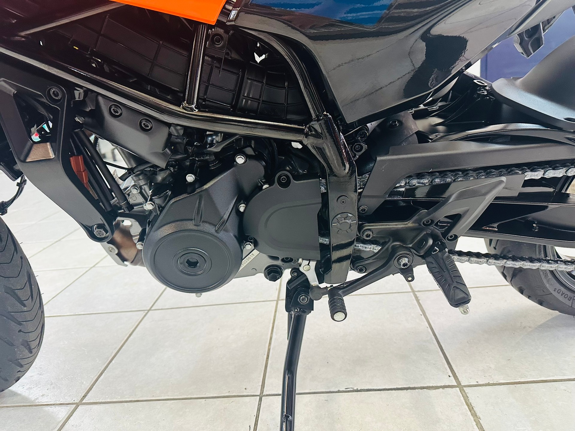 KTM 125 Duke 2024-image-4