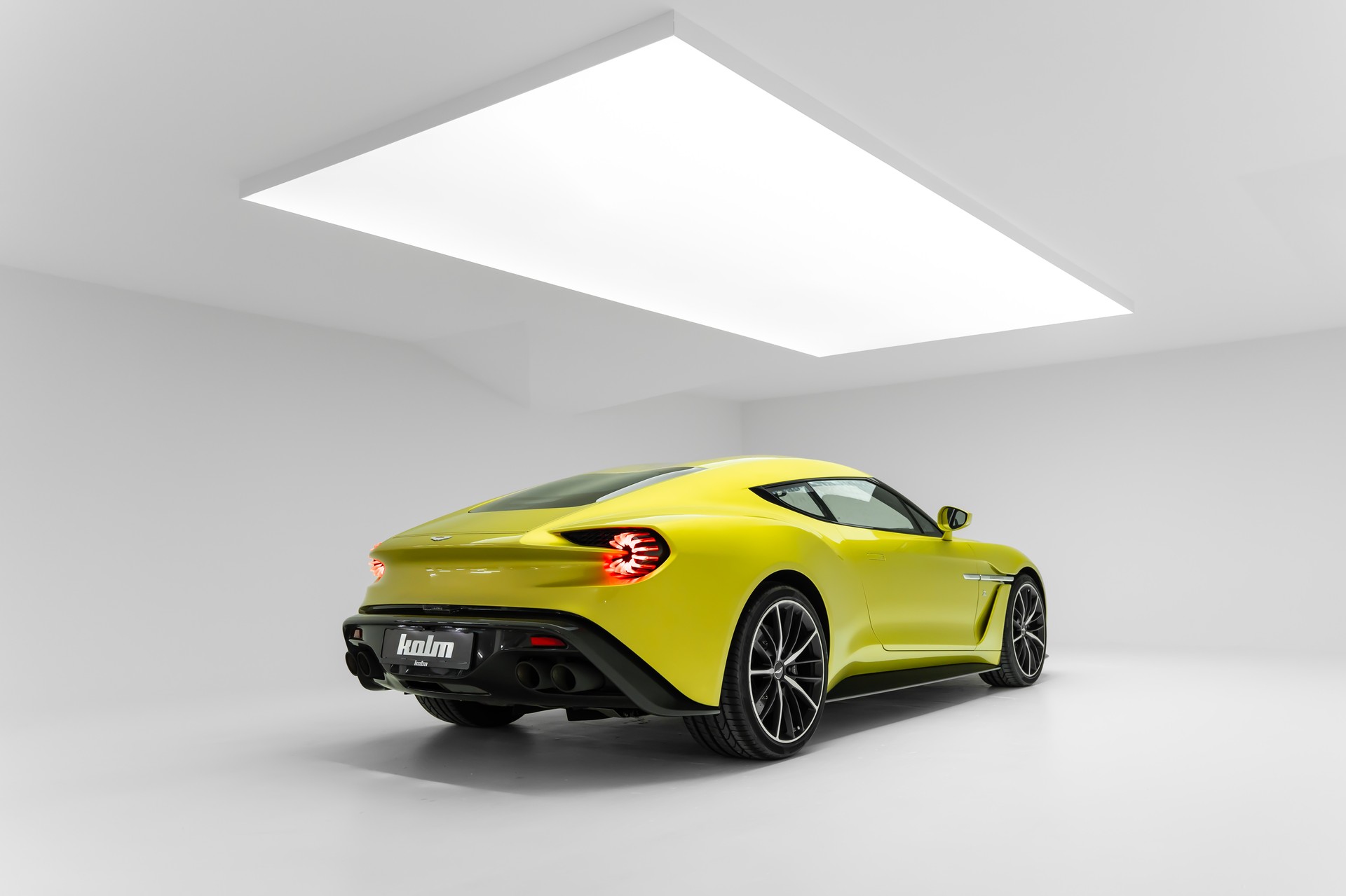 ASTON MARTIN Vanquish Zagato-showroom-element-3