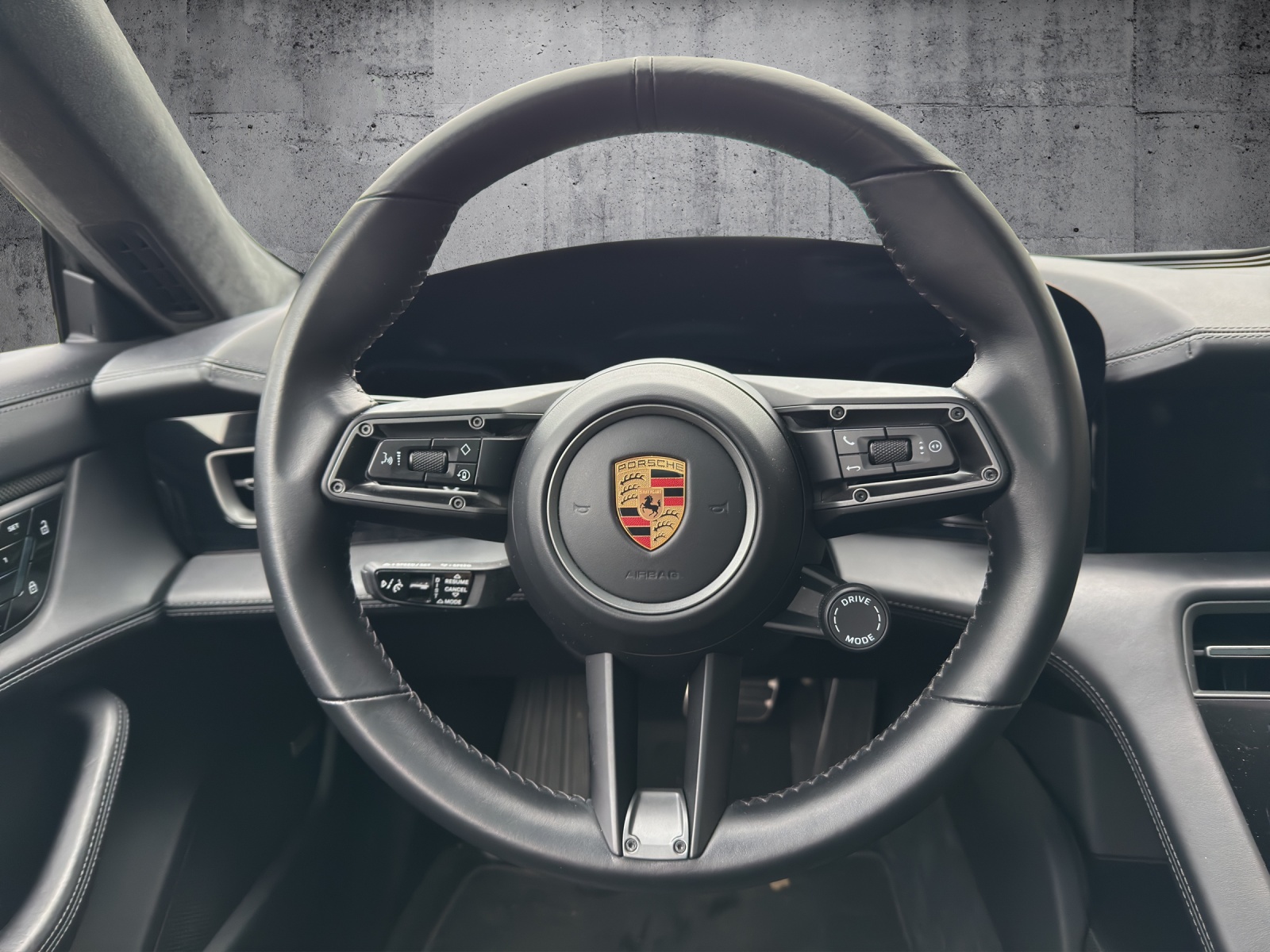 PORSCHE Taycan Turbo S-image-7
