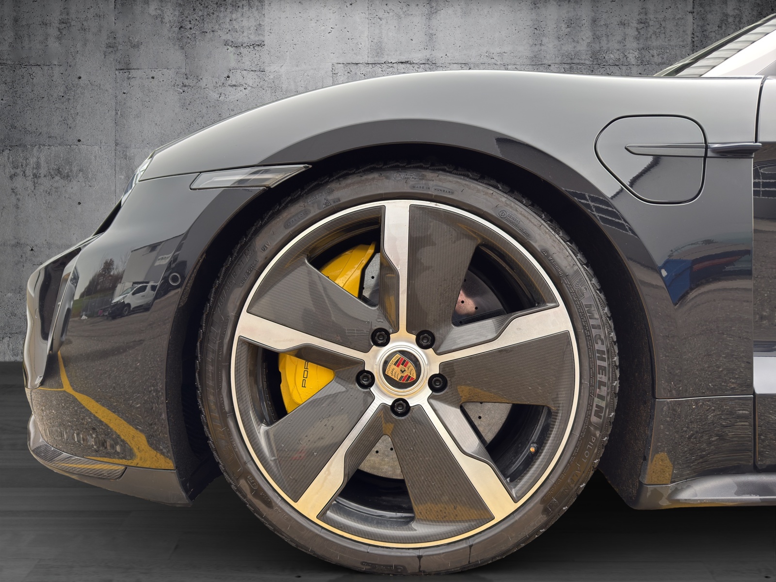 PORSCHE Taycan Turbo S-image-9
