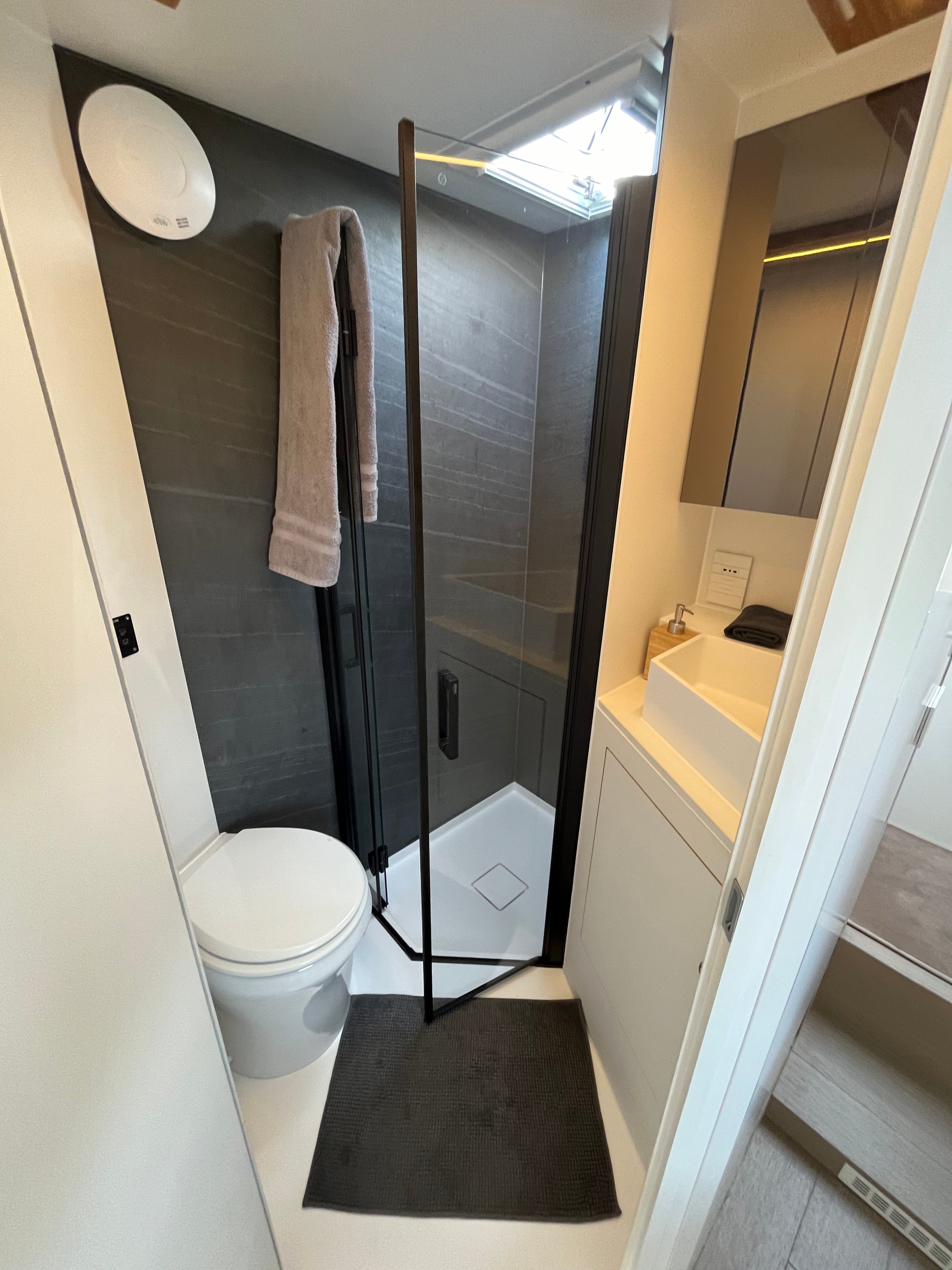 MAN TGS 18.400 4x4-image-6