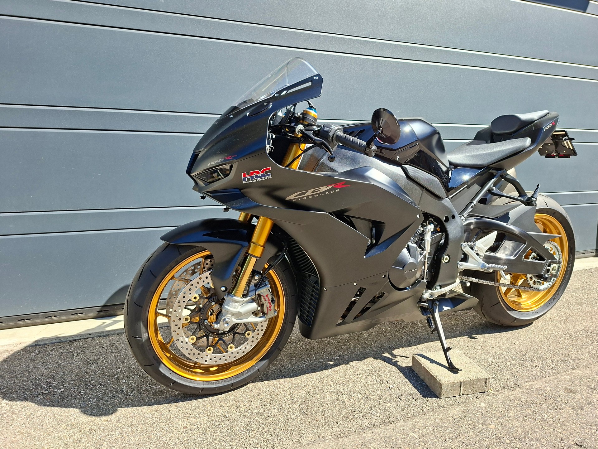 HONDA CBR 1000 RR-R SP "Limited Edition"-image-10