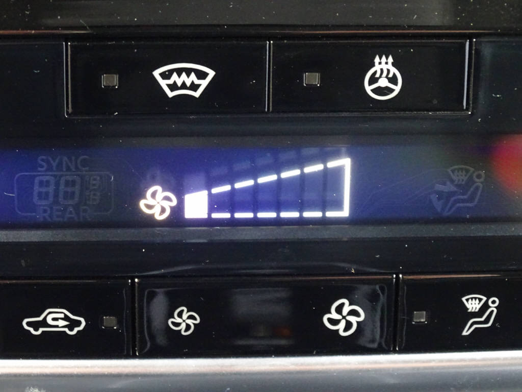 NISSAN Qashqai 1.5 VC-T N-Connecta-image-13