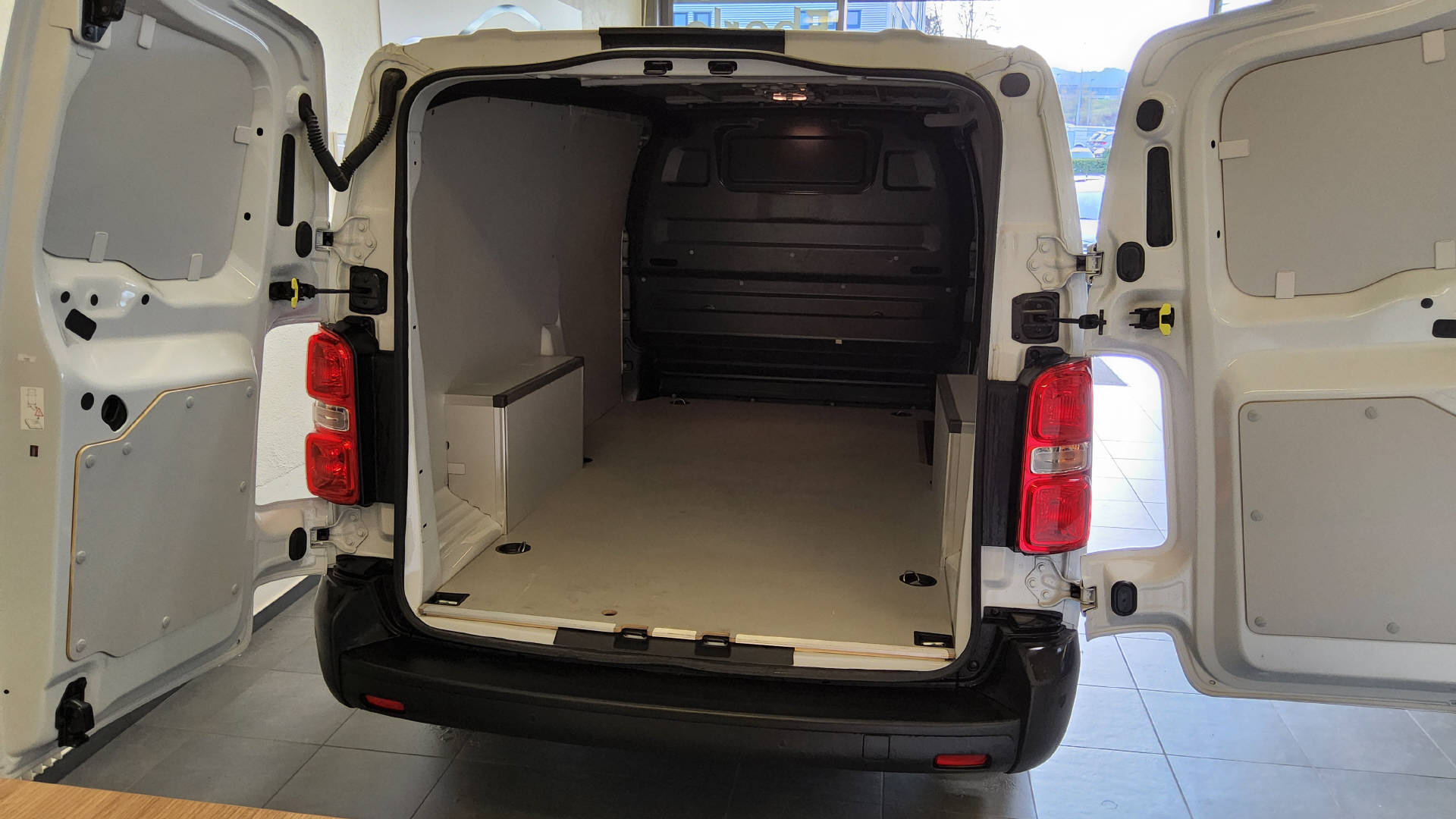 OPEL Vivaro Cargo XL 2.0 D 144 S/S-image-4