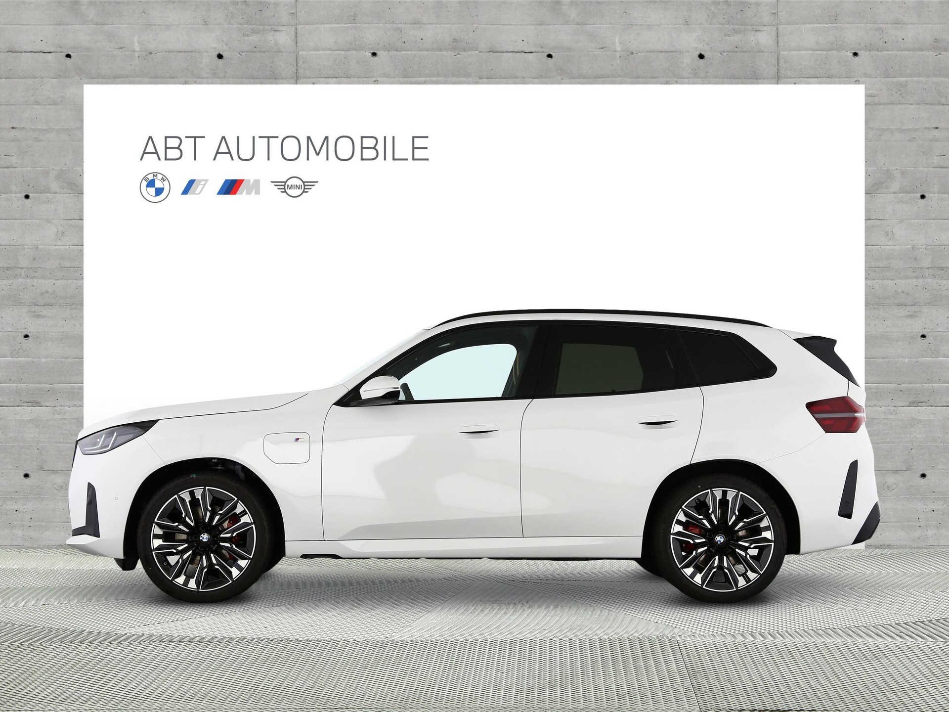 BMW X3 30e xDrive-showroom-element-2