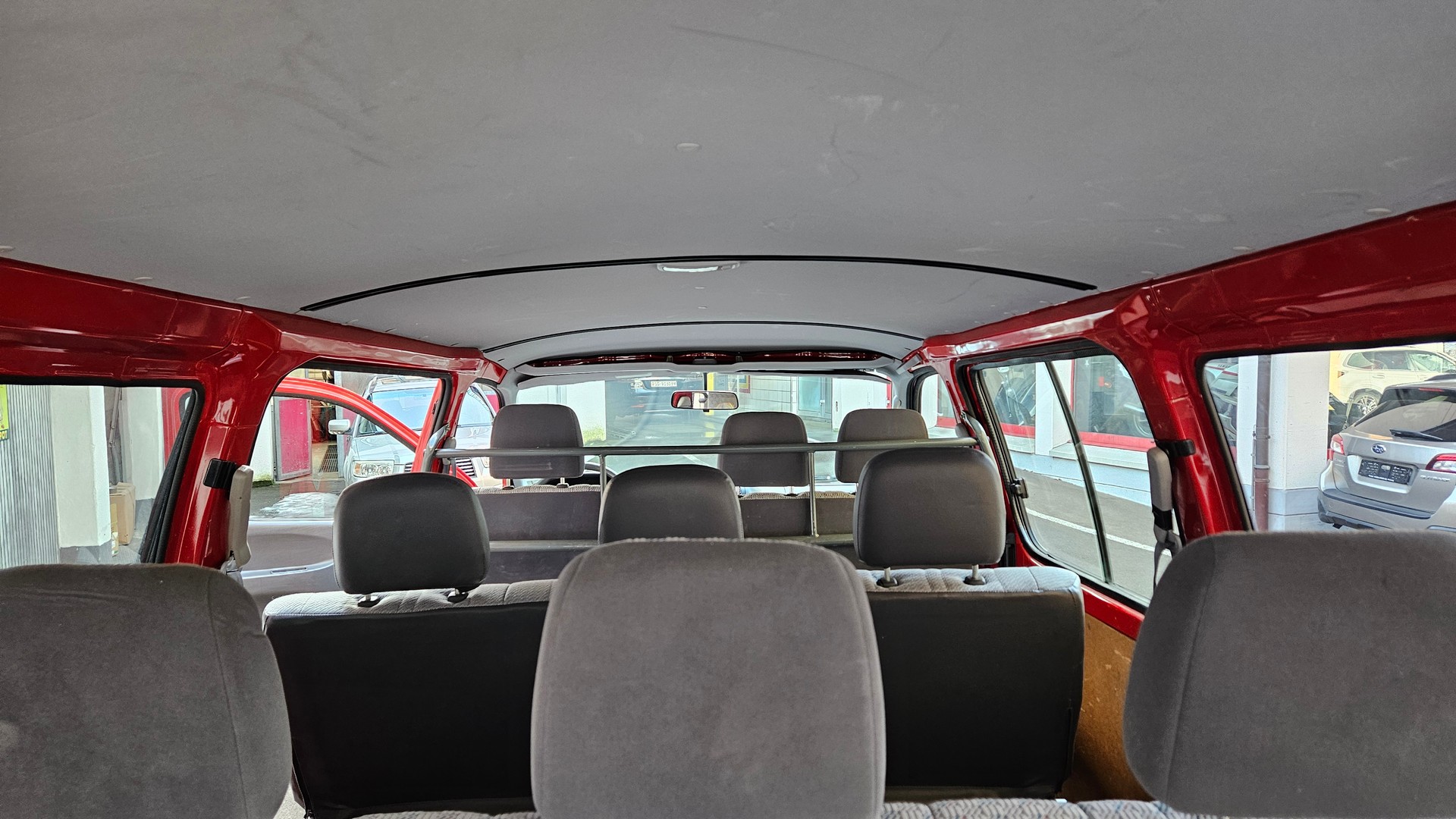 TOYOTA Hiace D-4D LWB 4WD Kombi-image-12