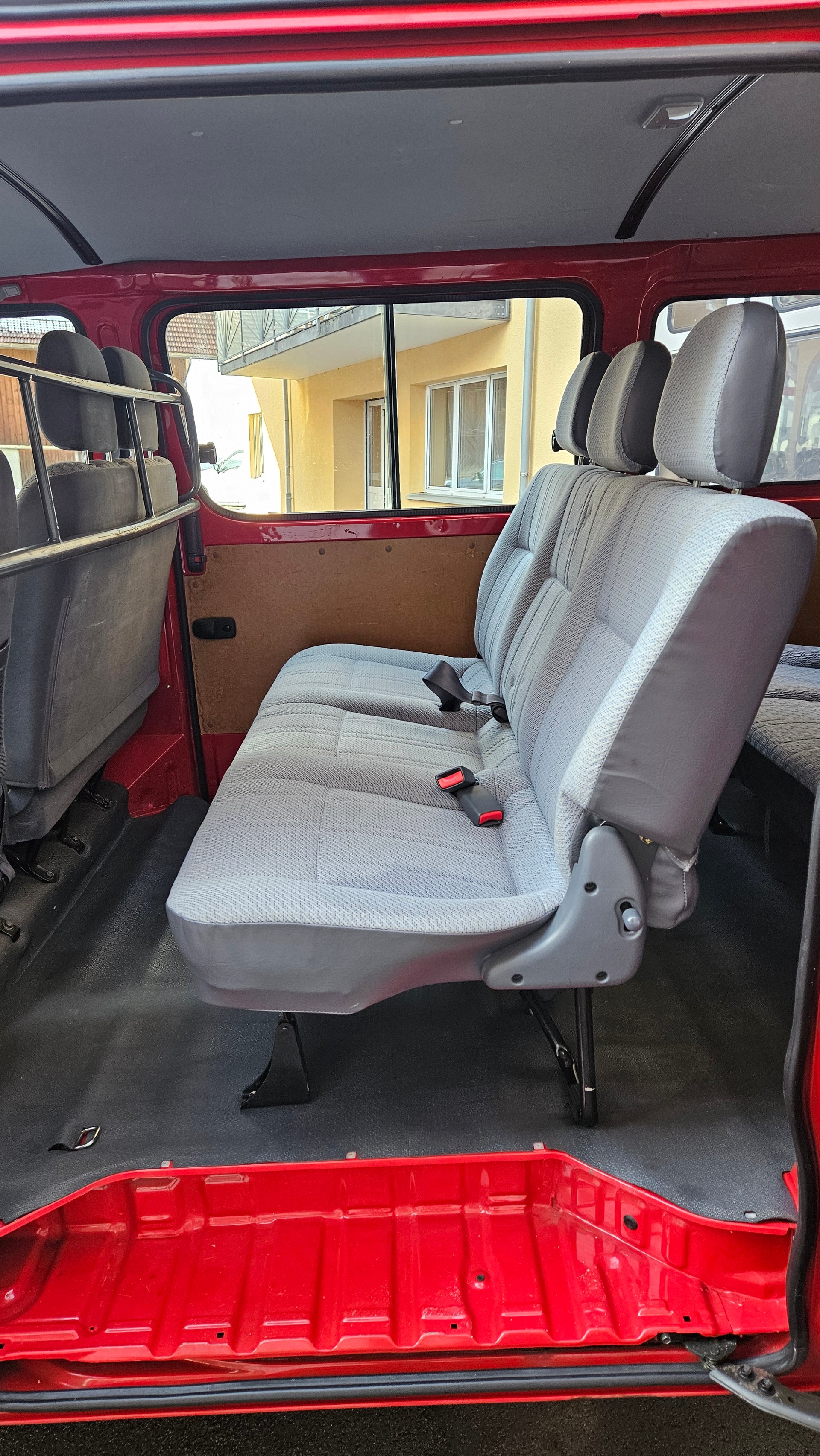 TOYOTA Hiace D-4D LWB 4WD Kombi-image-9
