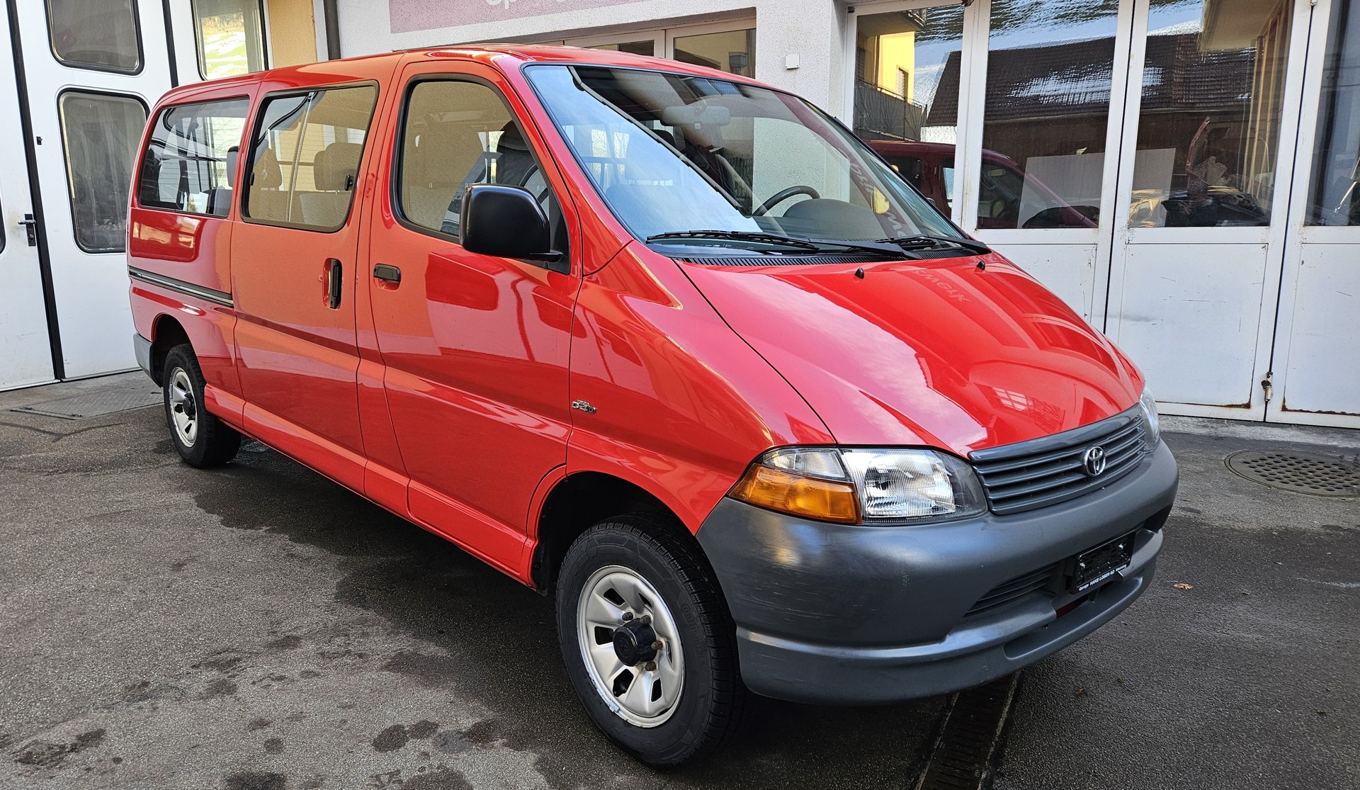 TOYOTA Hiace D-4D LWB 4WD Kombi-image-29
