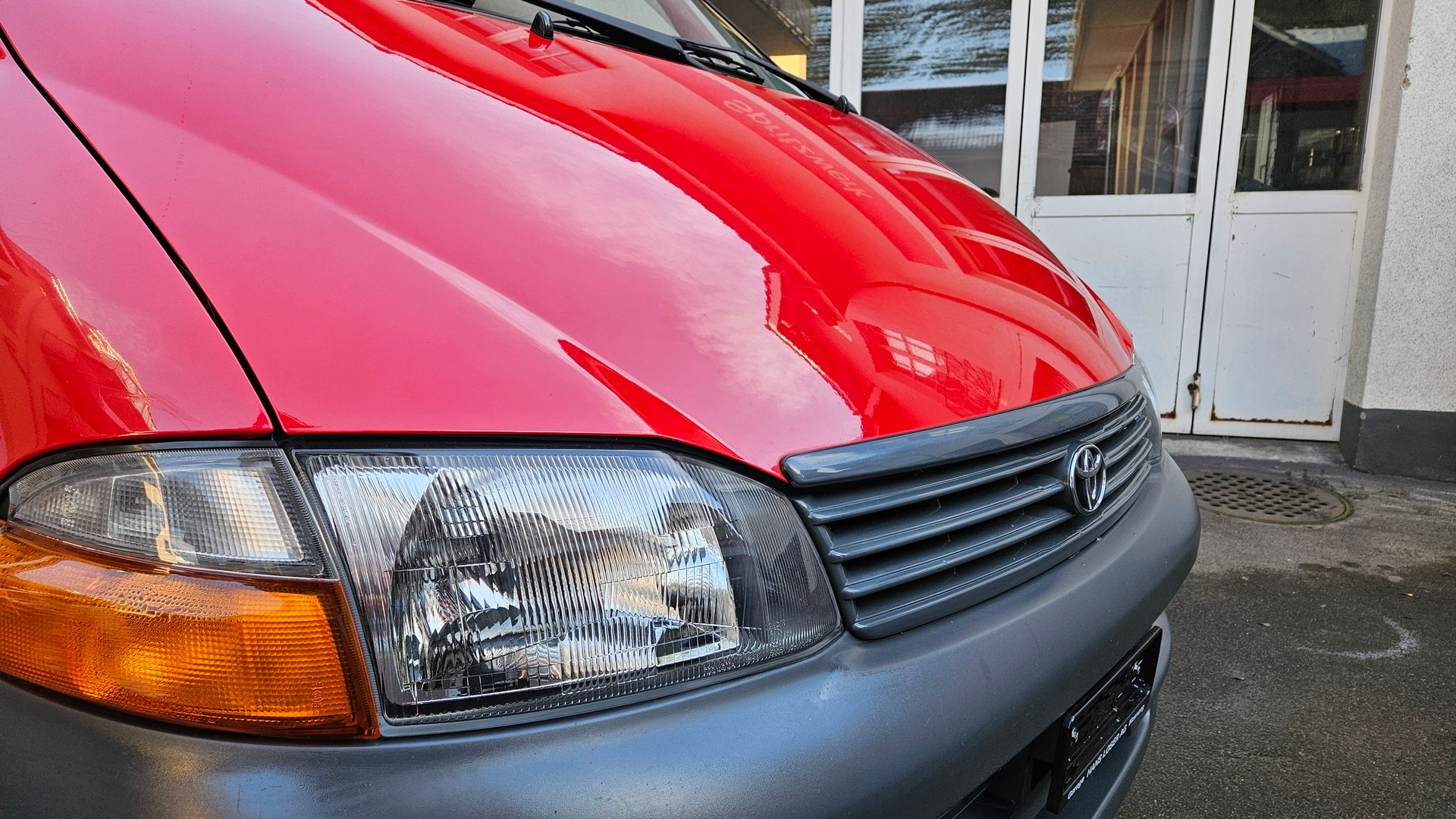 TOYOTA Hiace D-4D LWB 4WD Kombi-image-27