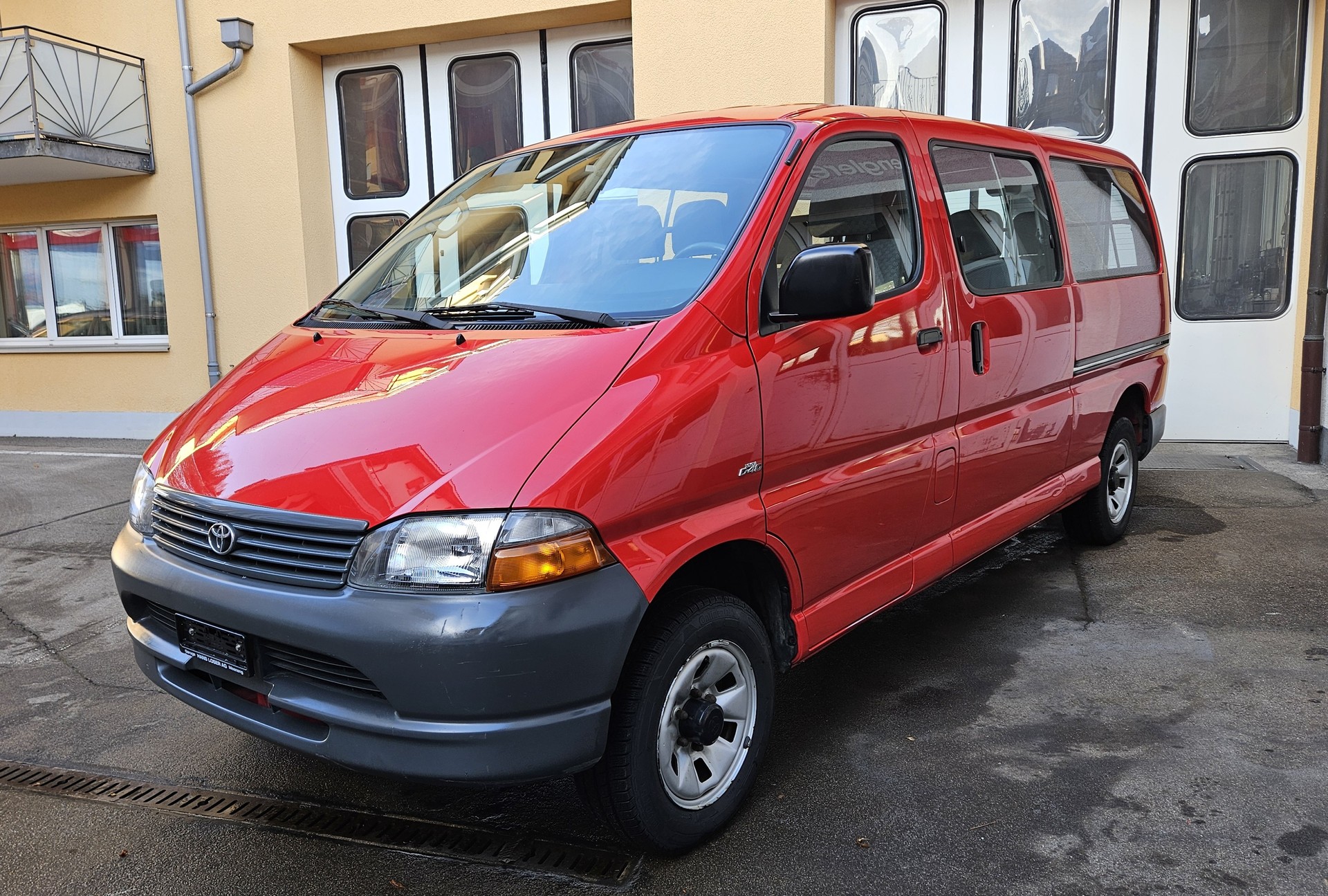 TOYOTA Hiace D-4D LWB 4WD Kombi-image-28