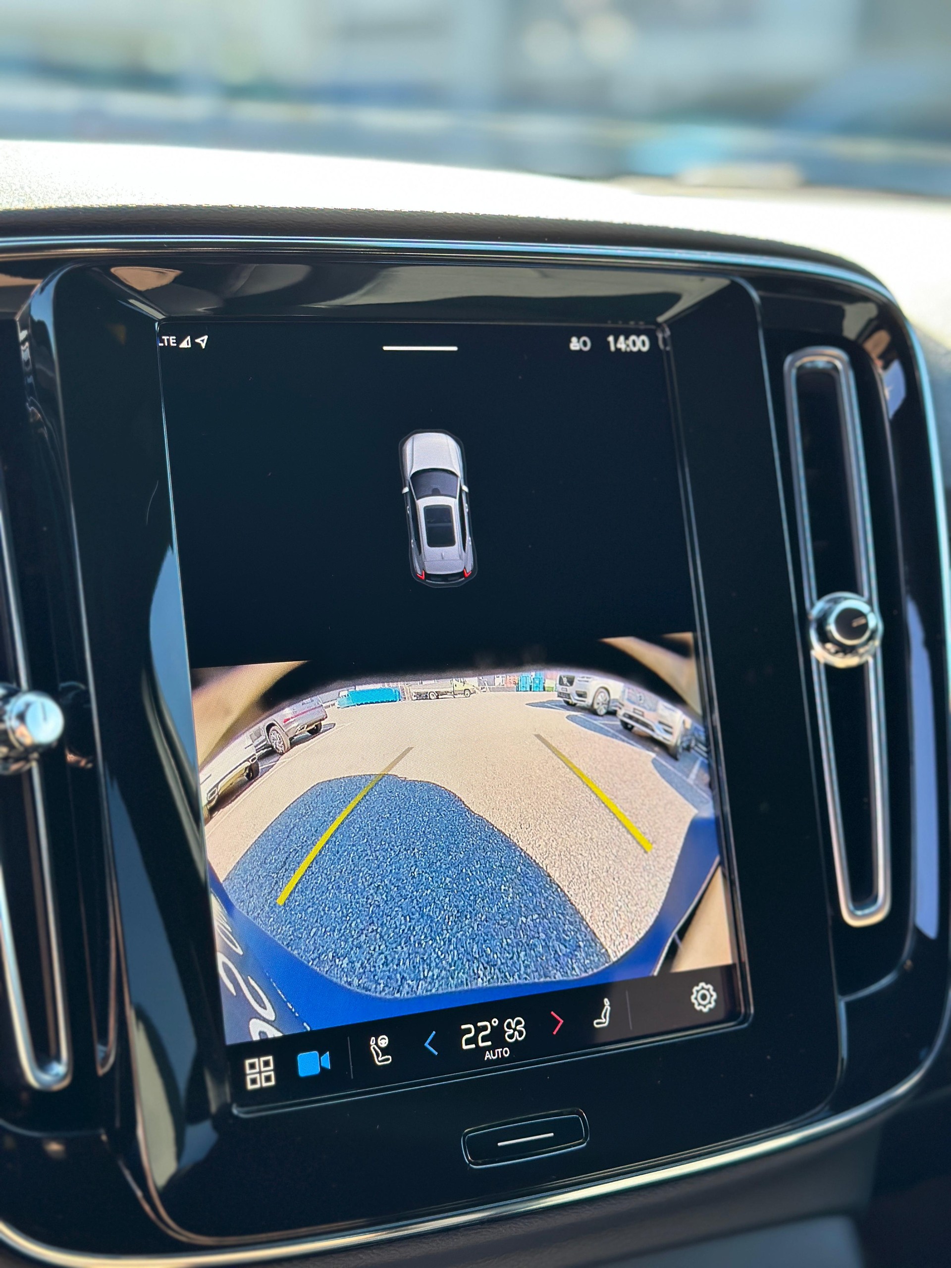 VOLVO XC40 2.0 B3 MH Core-image-13