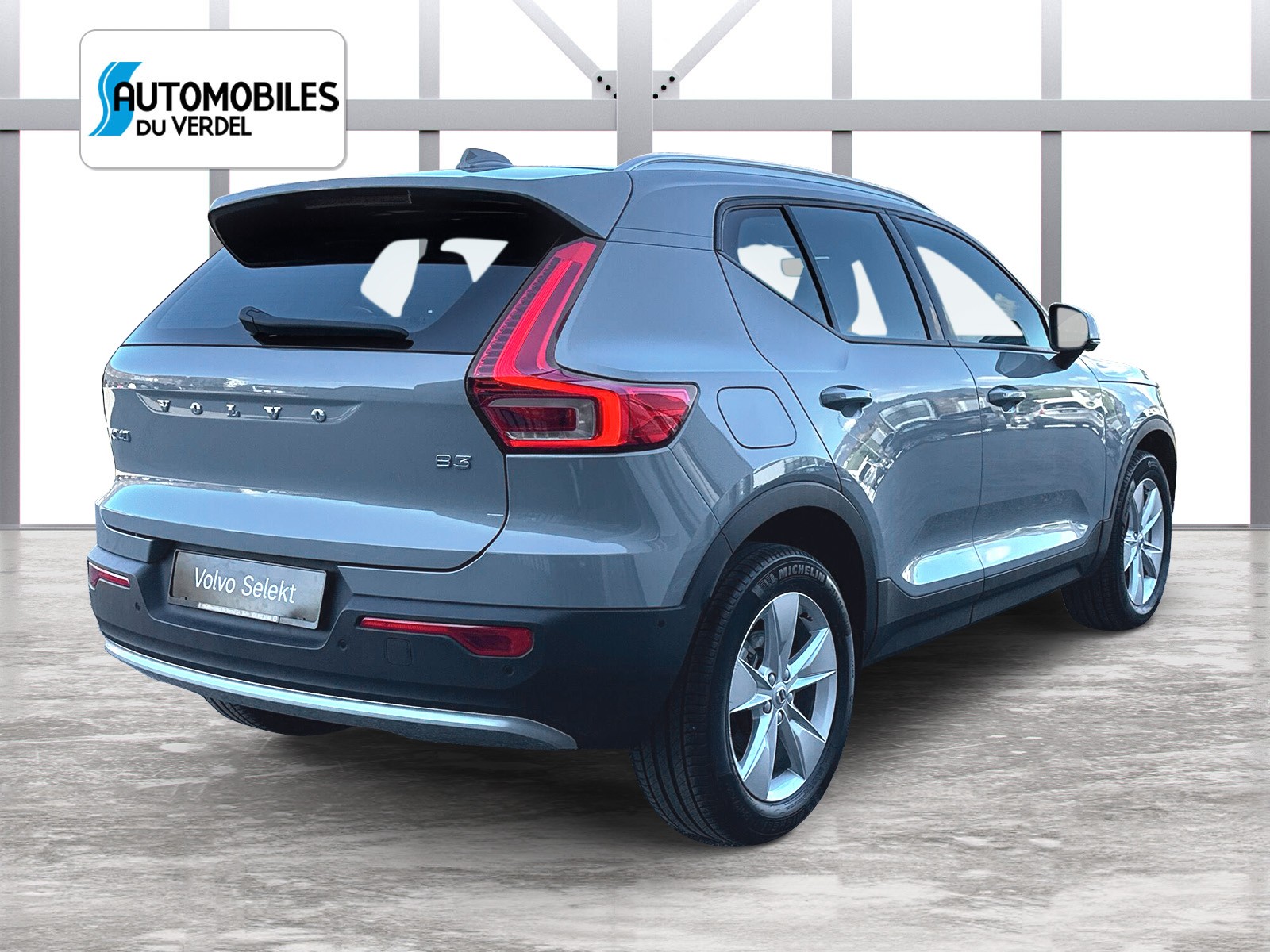 VOLVO XC40 2.0 B3 MH Core-image-4