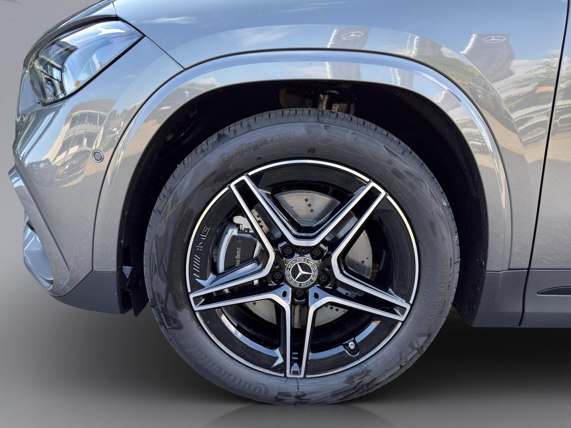 MERCEDES-BENZ GLA 250 Swiss Star AMG Line 4matic-showroom-element-3