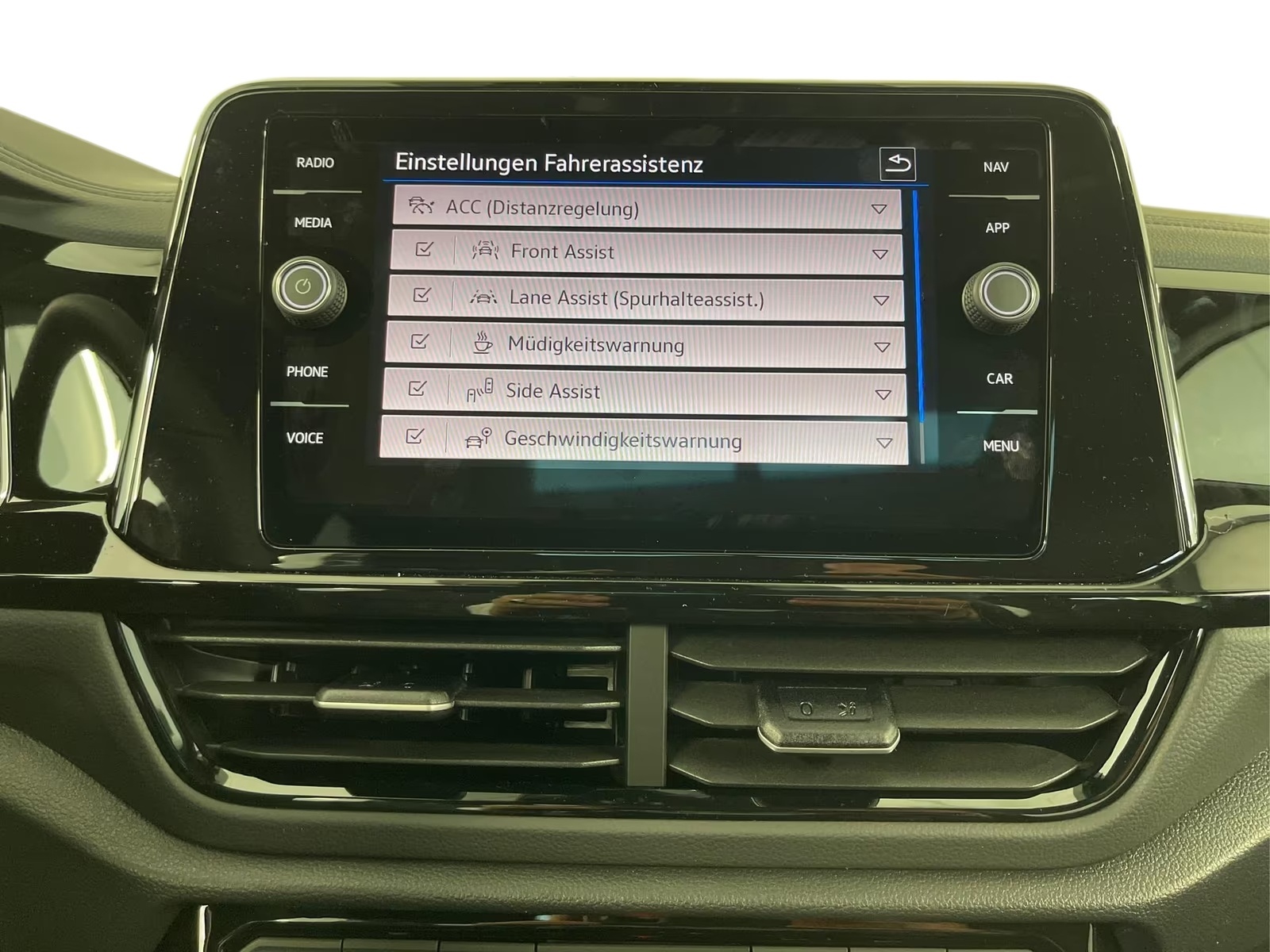 VW T-Roc 2.0 TSI R-Line DSG 4Motion-image-11