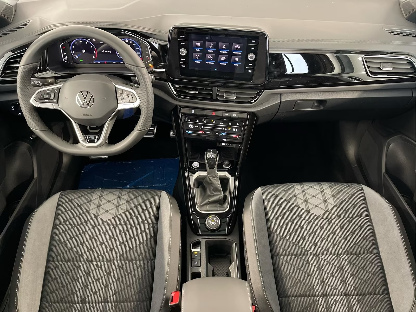 VW T-Roc 2.0 TSI R-Line DSG 4Motion-image-10