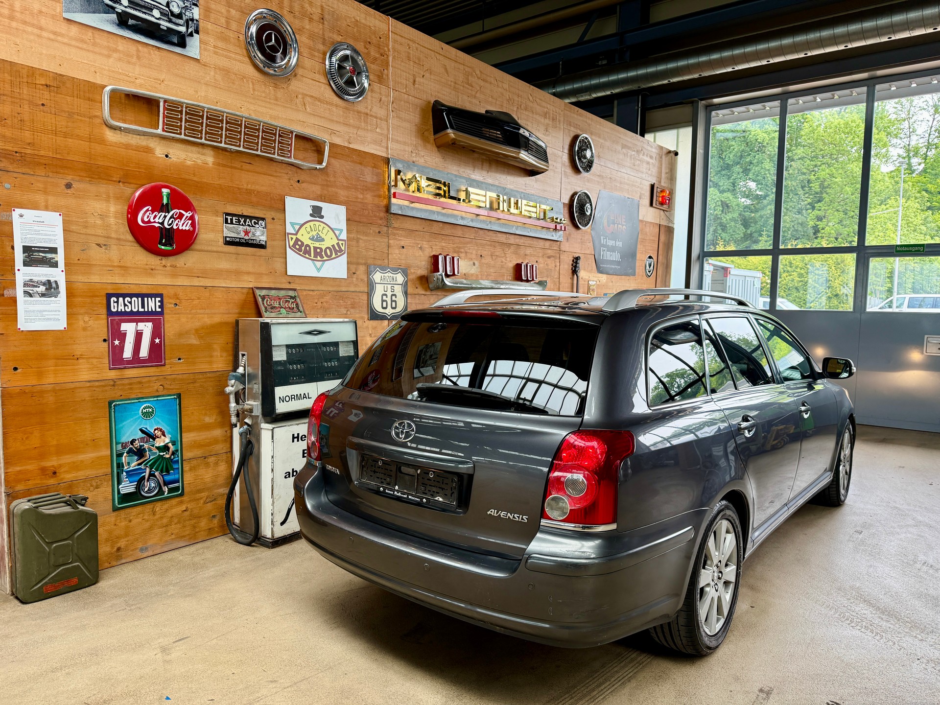 TOYOTA Avensis 2.0 D4 VVT-i Limited Sportswagon T-Step4-image-8