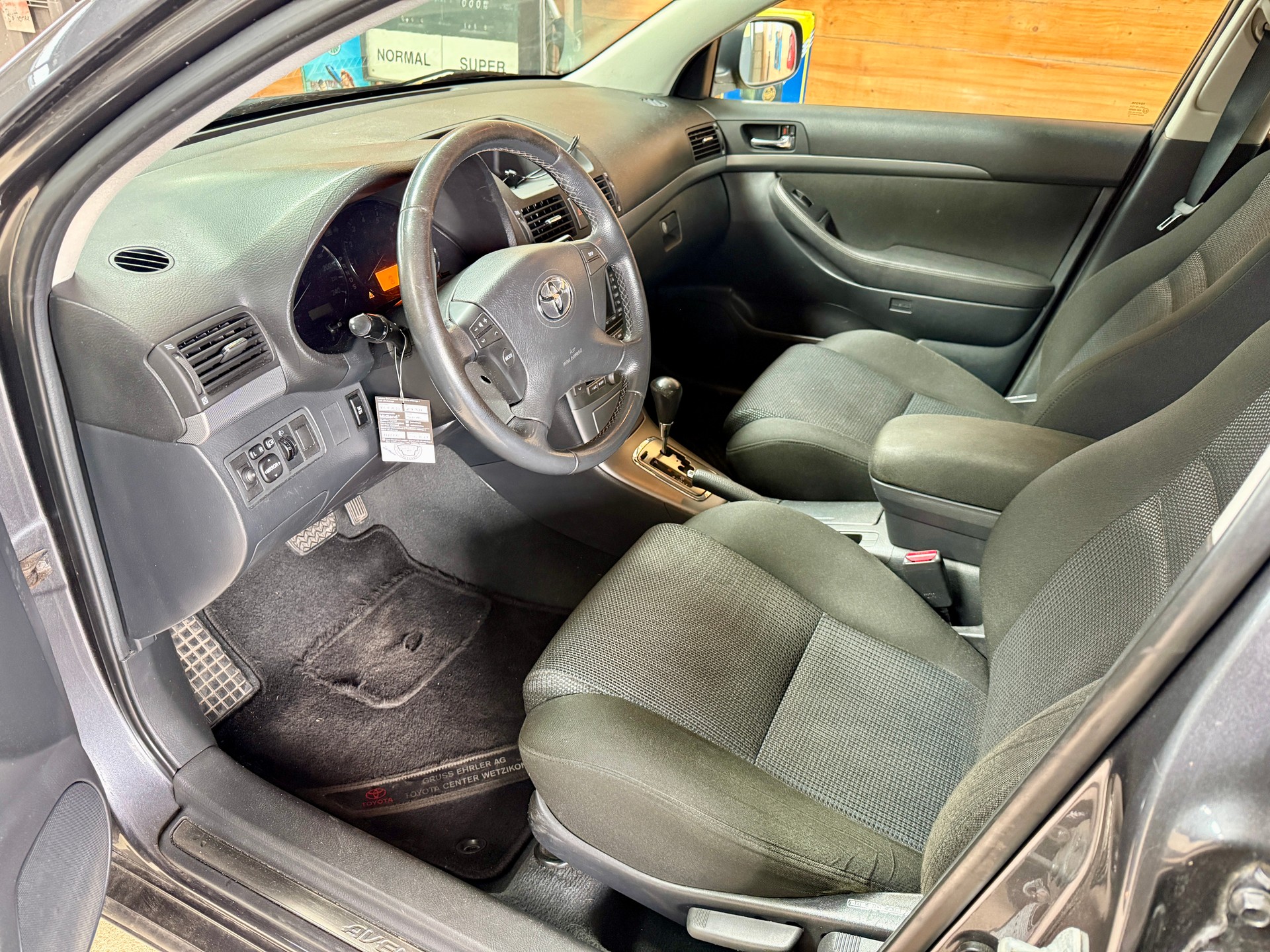 TOYOTA Avensis 2.0 D4 VVT-i Limited Sportswagon T-Step4-image-4