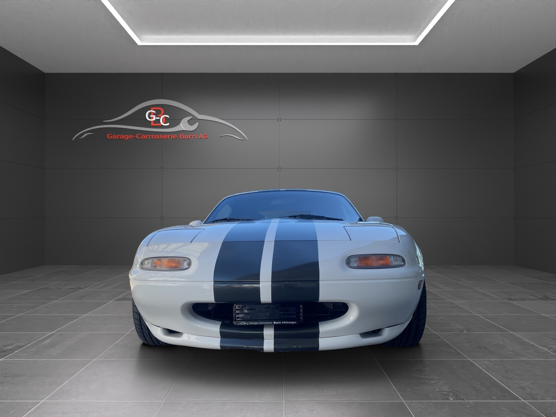 MAZDA MX-5 1.6i-16-image-1