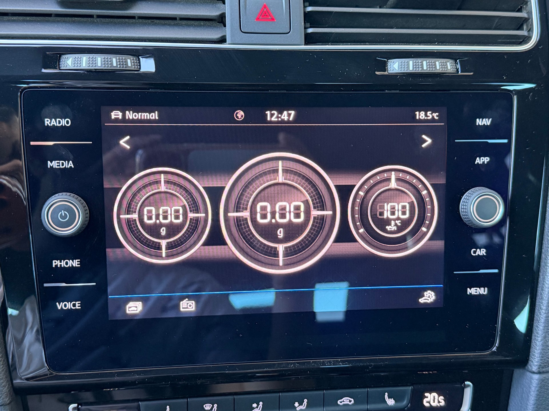 VW Golf Variant 2.0 TSI R 4Motion DSG-image-21