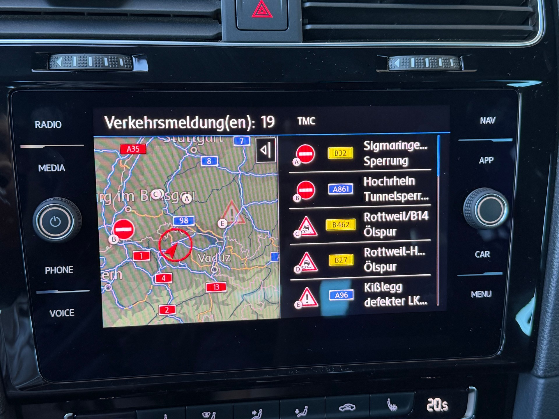 VW Golf Variant 2.0 TSI R 4Motion DSG-image-22