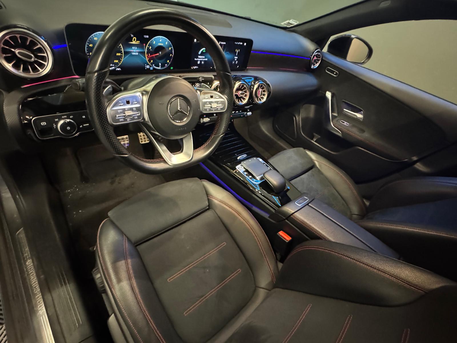 MERCEDES-BENZ A 200 AMG LINE 7G-DCT-showroom-element-1