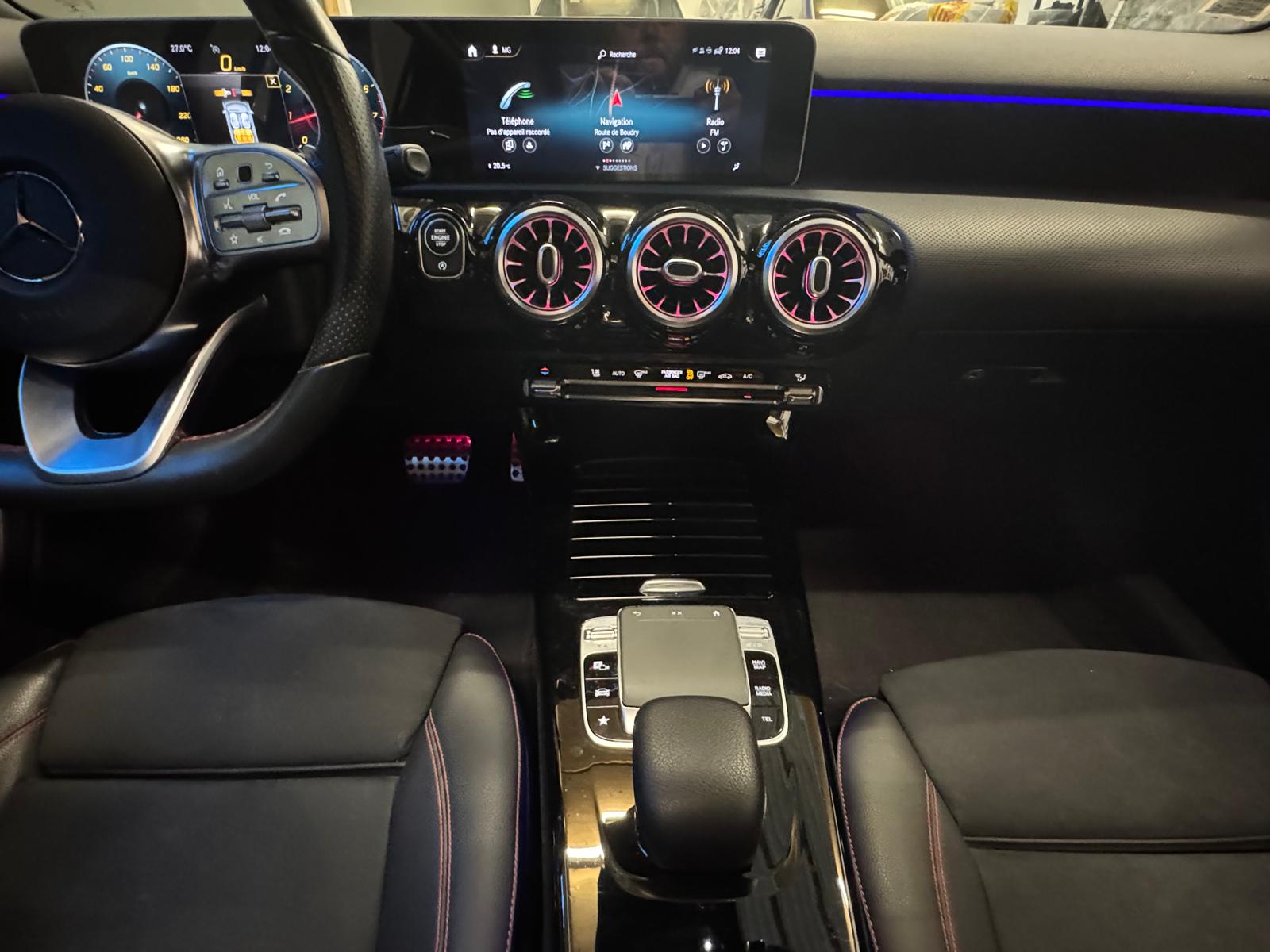 MERCEDES-BENZ A 200 AMG LINE 7G-DCT-image-14