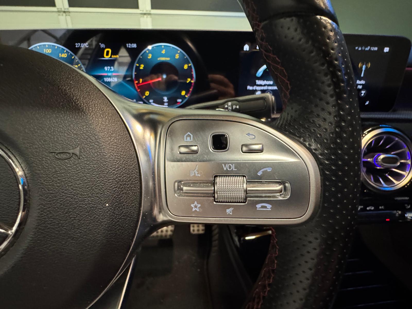 MERCEDES-BENZ A 200 AMG LINE 7G-DCT-image-18