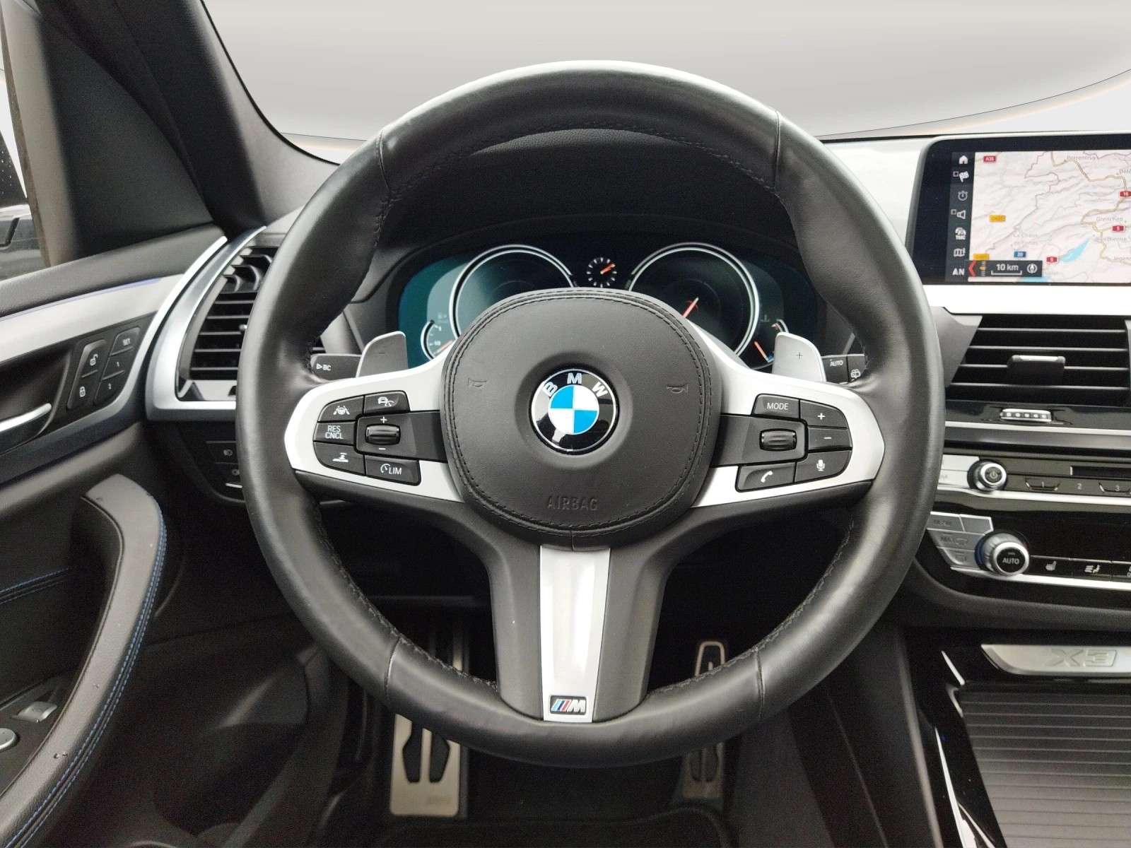 BMW X3 xDrive 20d Individual M Sport Steptronic / CH - Fahrzeug // Panorama // Head-Up Display // Top Ausstattung // 8-fach bereift-image-14