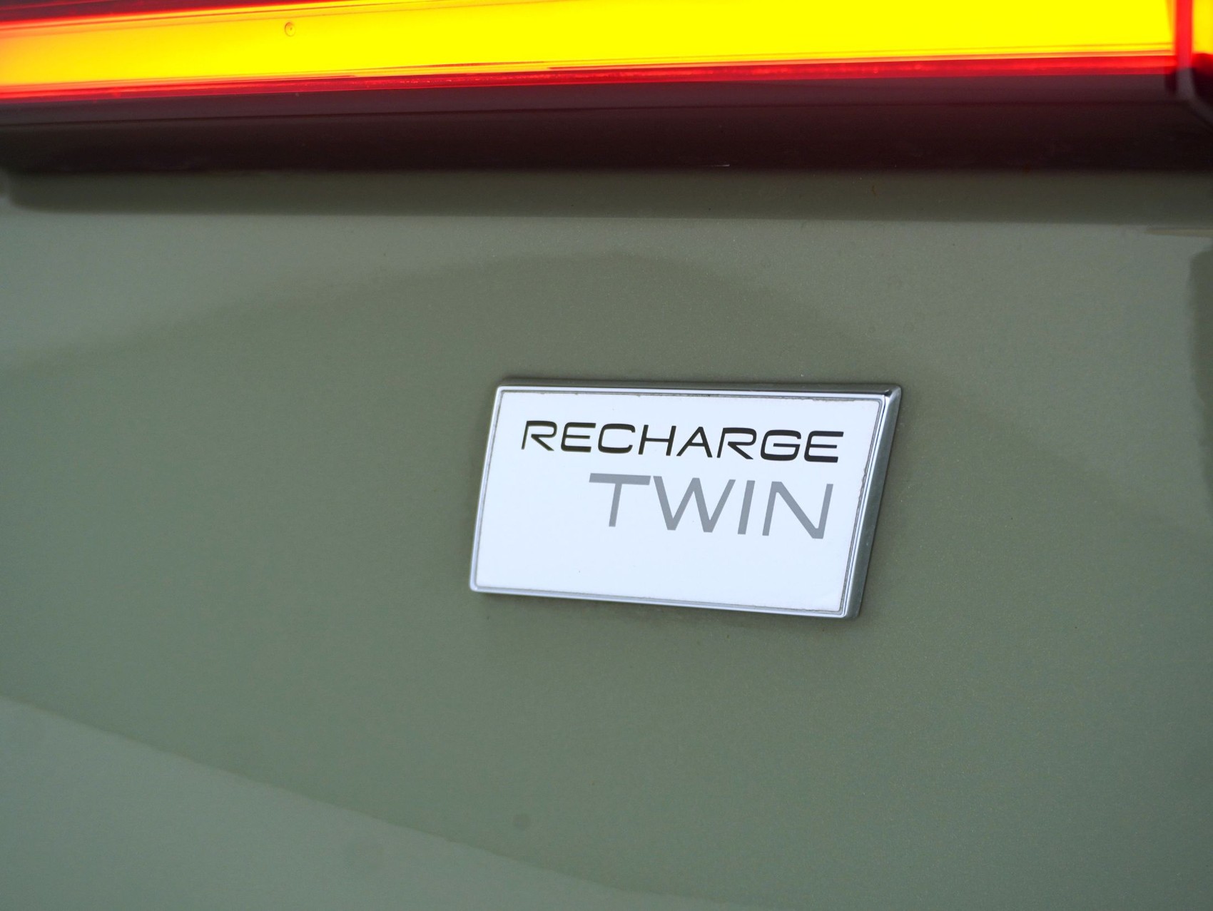 VOLVO C40 P8 Twin Recharge AWD-image-8