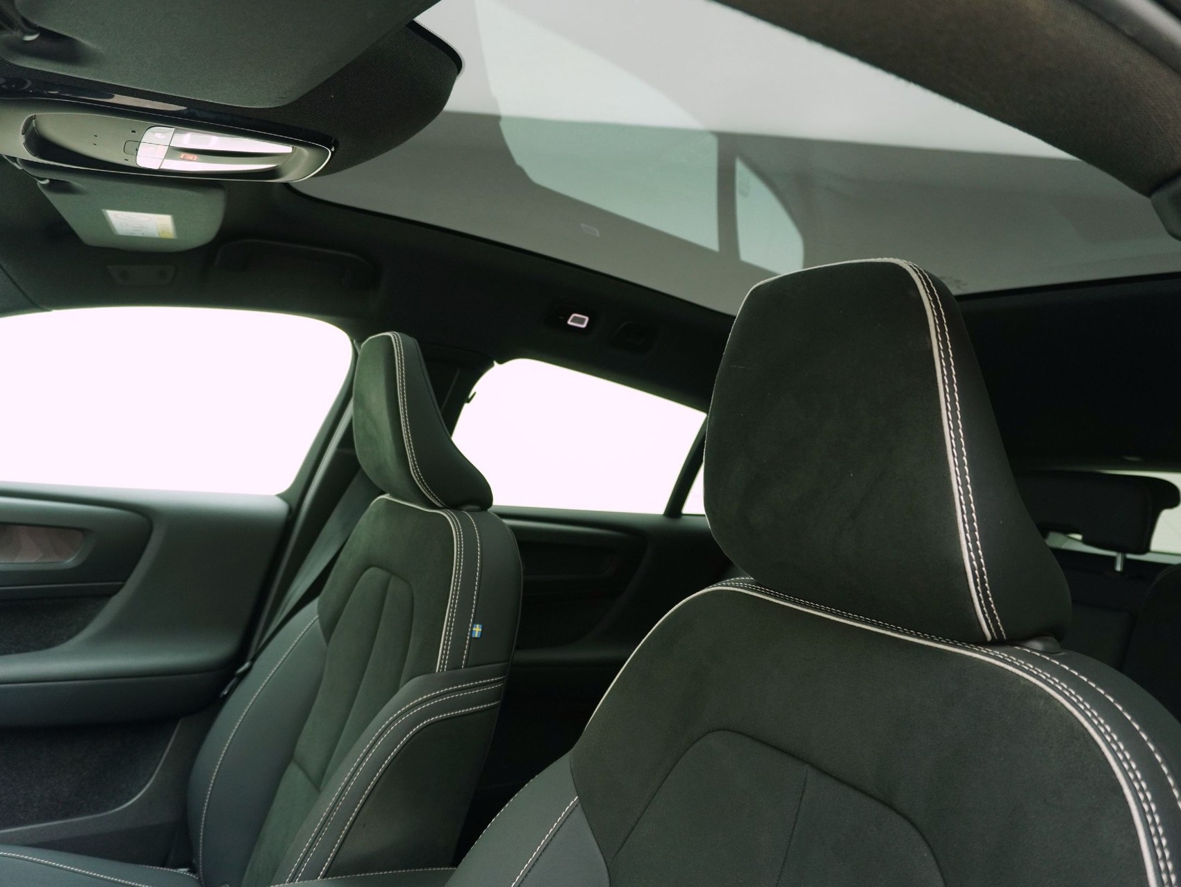 VOLVO C40 P8 Twin Recharge AWD-image-12