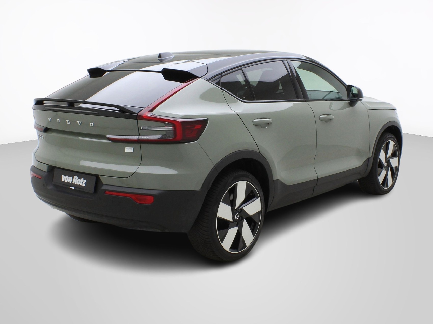 VOLVO C40 P8 Twin Recharge AWD-image-4