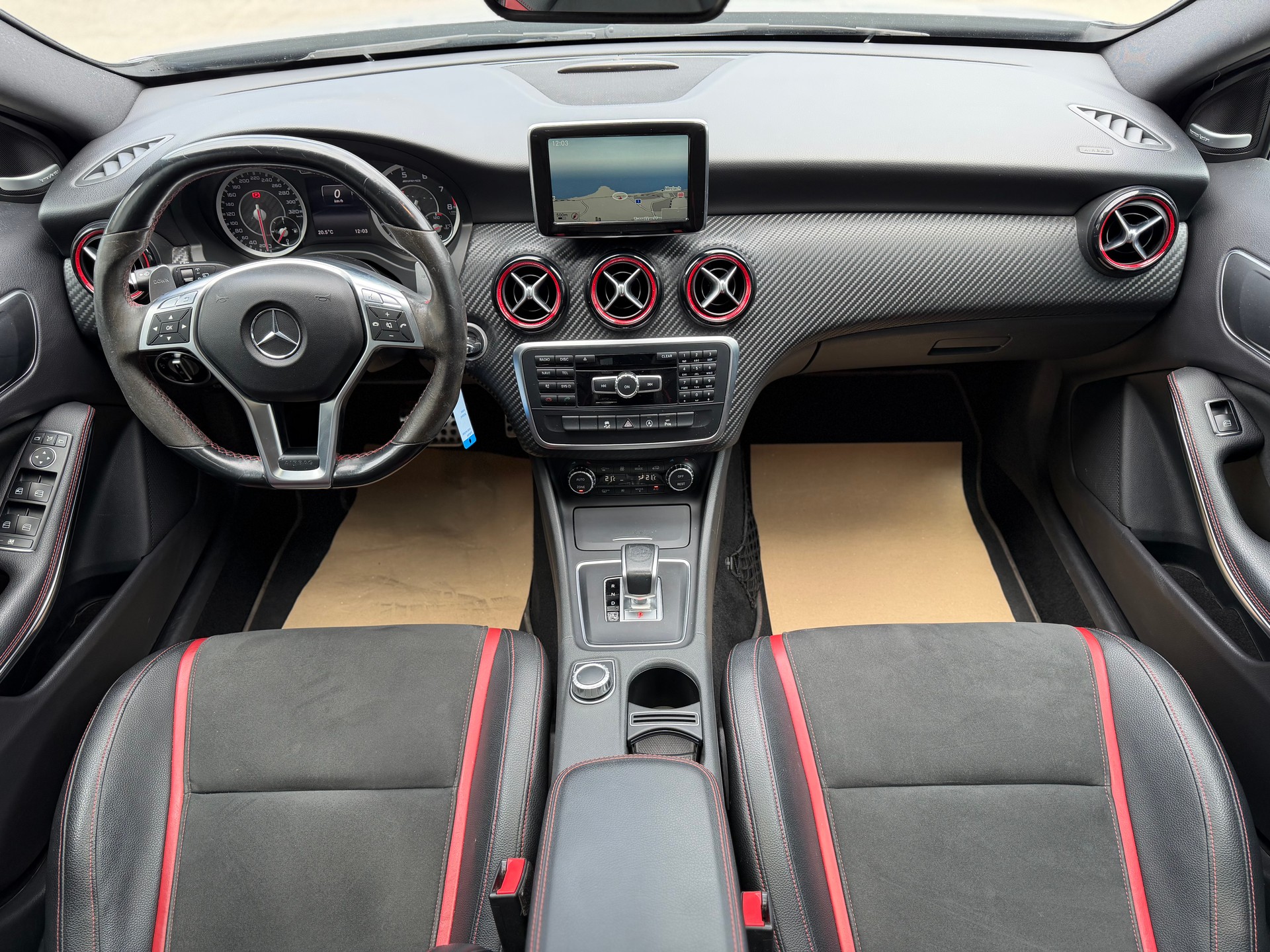MERCEDES-BENZ A 45 AMG 4Matic Speedshift 7G-DCT-image-12