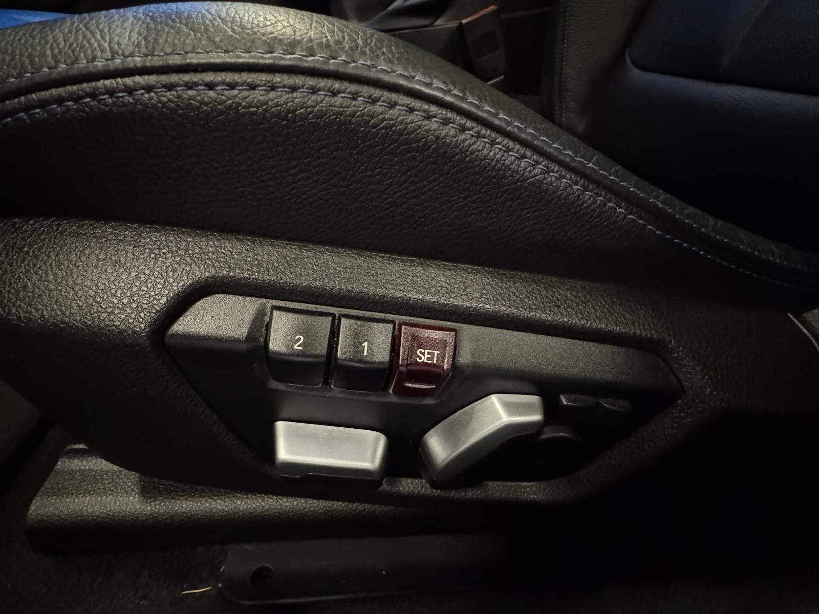 BMW M140i xDrive Steptronic-image-25