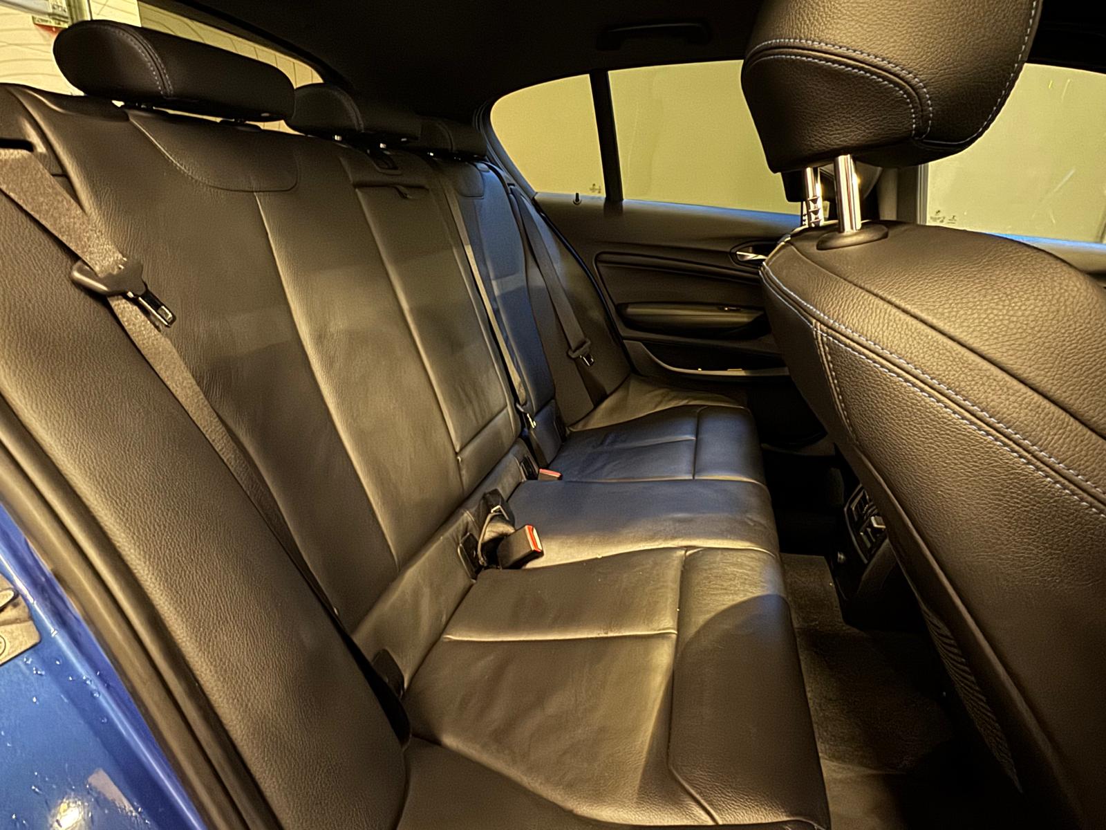 BMW M140i xDrive Steptronic-image-11