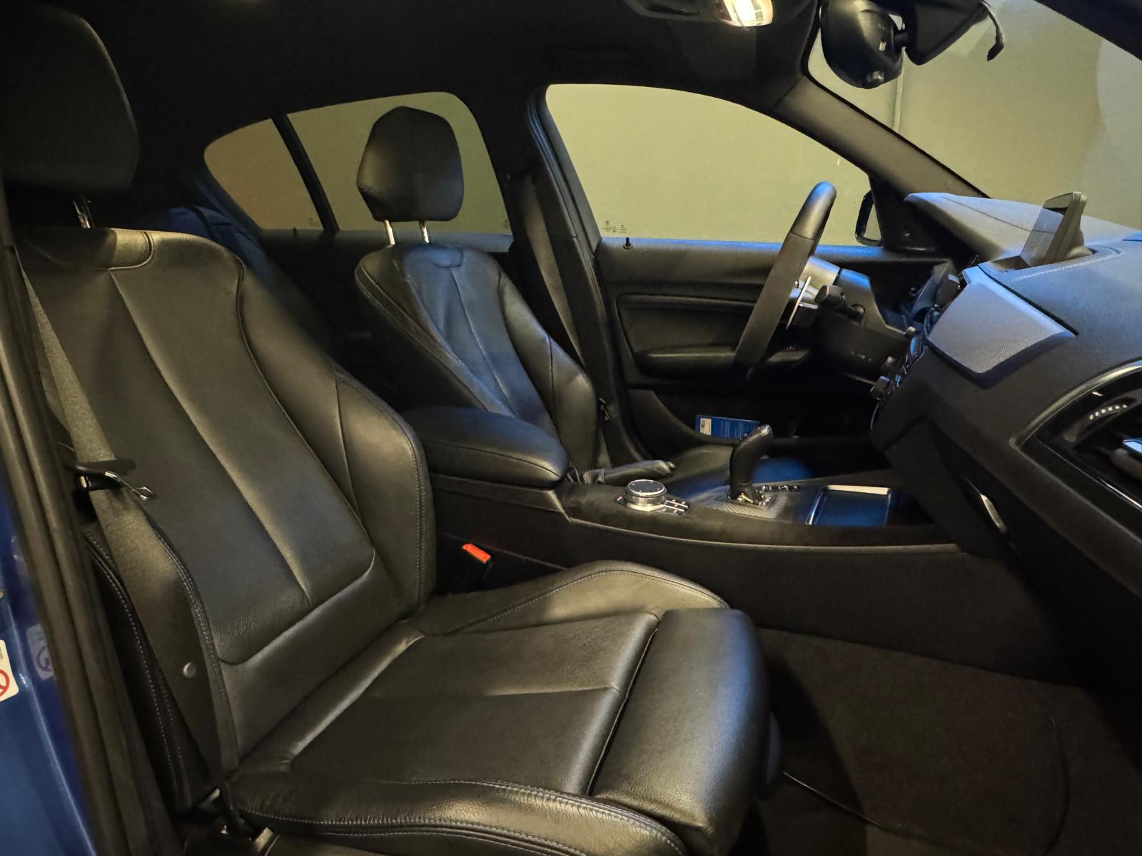 BMW M140i xDrive Steptronic-image-10