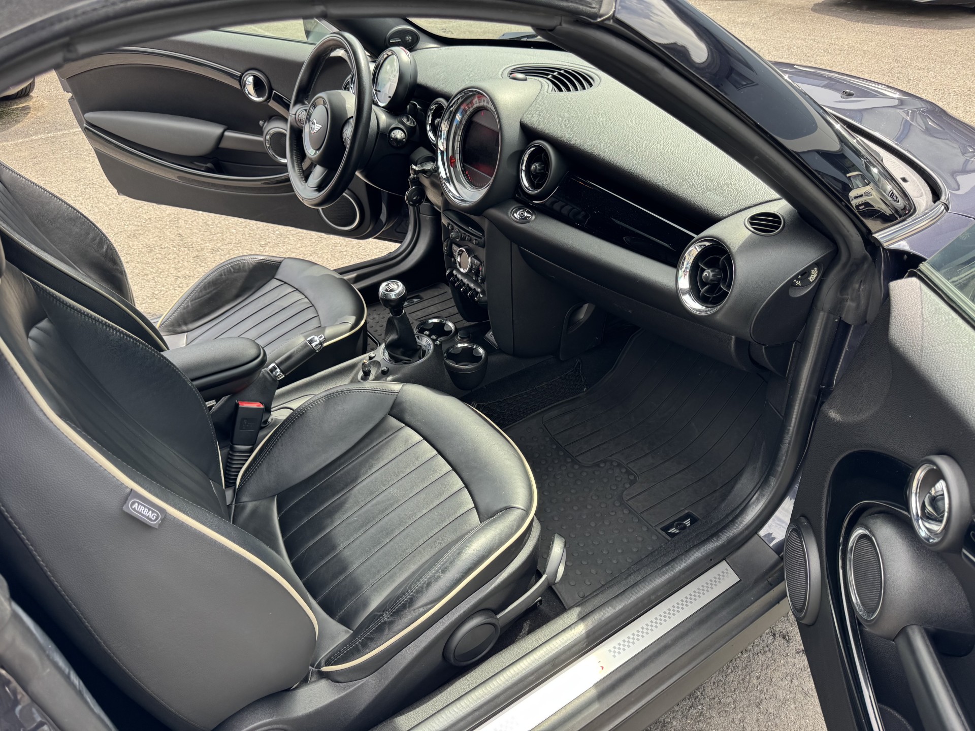 MINI Cooper S Roadster-image-9