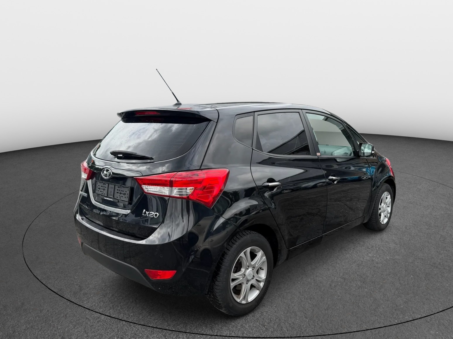 HYUNDAI iX20 1.6 Amplia Automatic-image-3